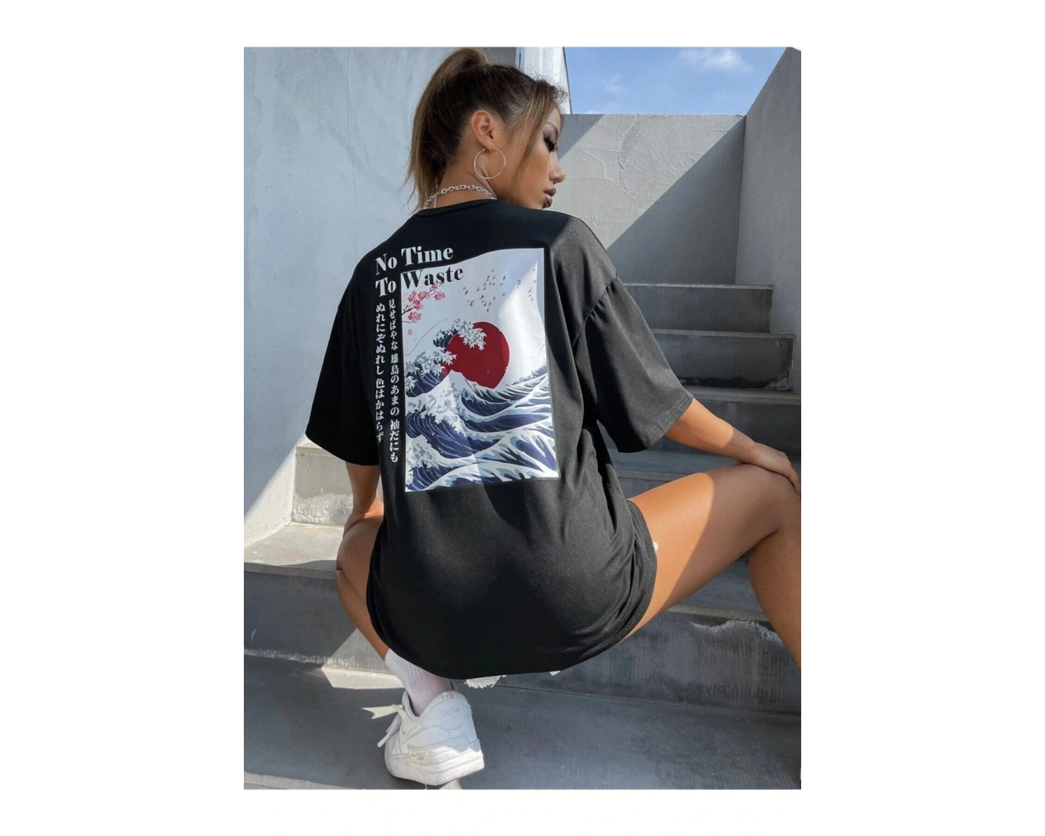 Kadın Japanese Sırt Baskılı T-shirt
