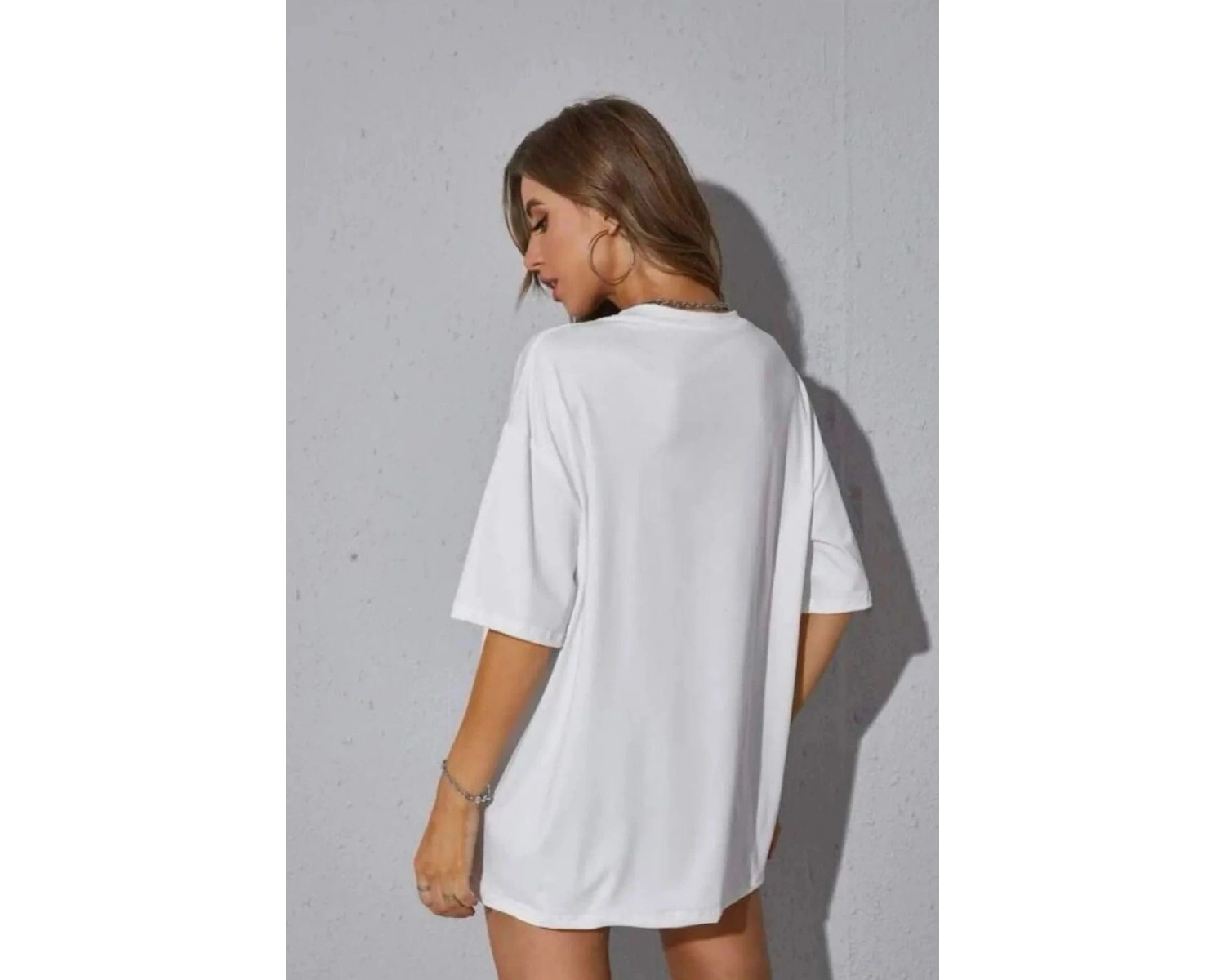 Kadın Oversize Dökümlü Tok Kumaş Tişört