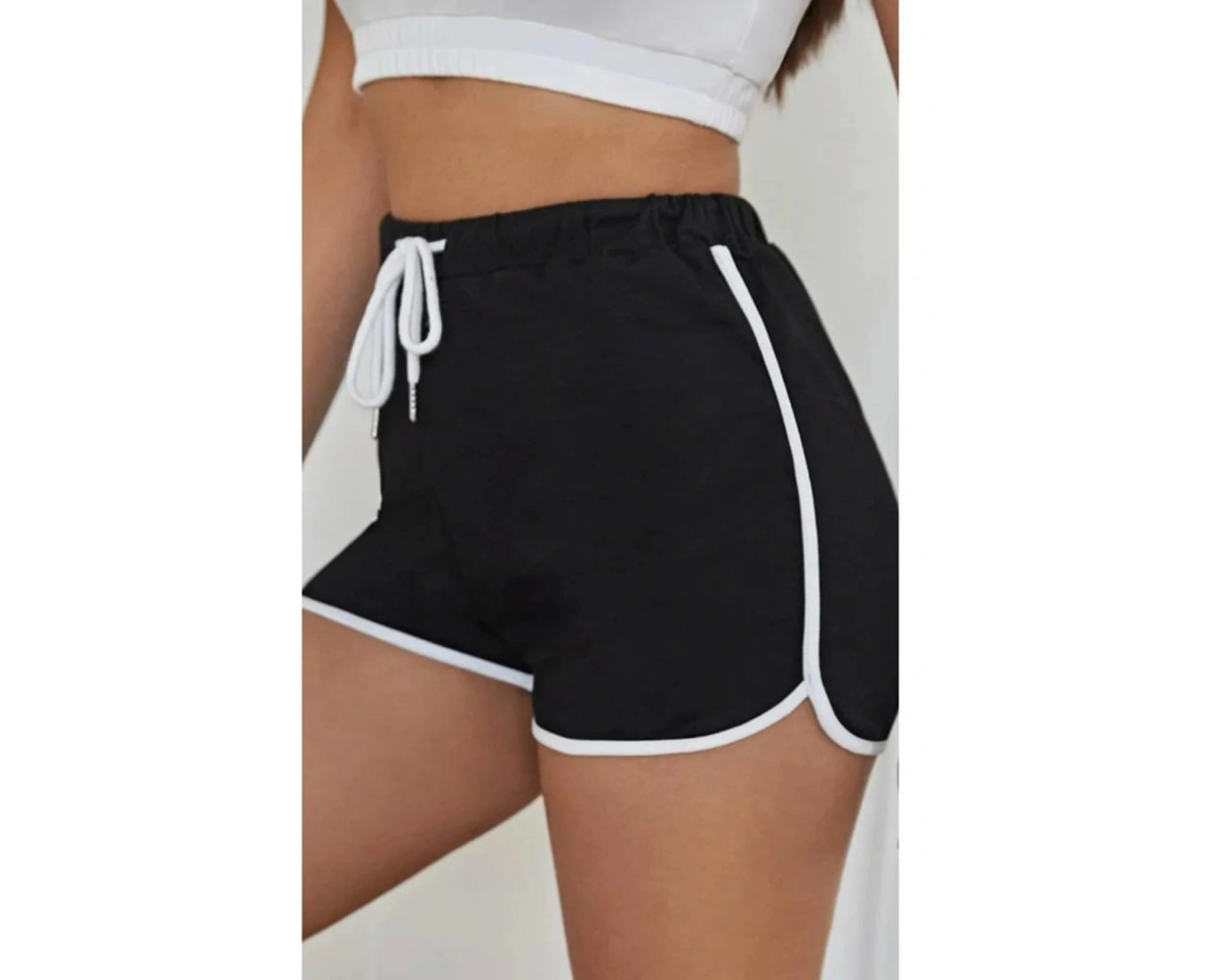 Kadın Penye Kumaş Ipli Bel Lastikli Mini Şort