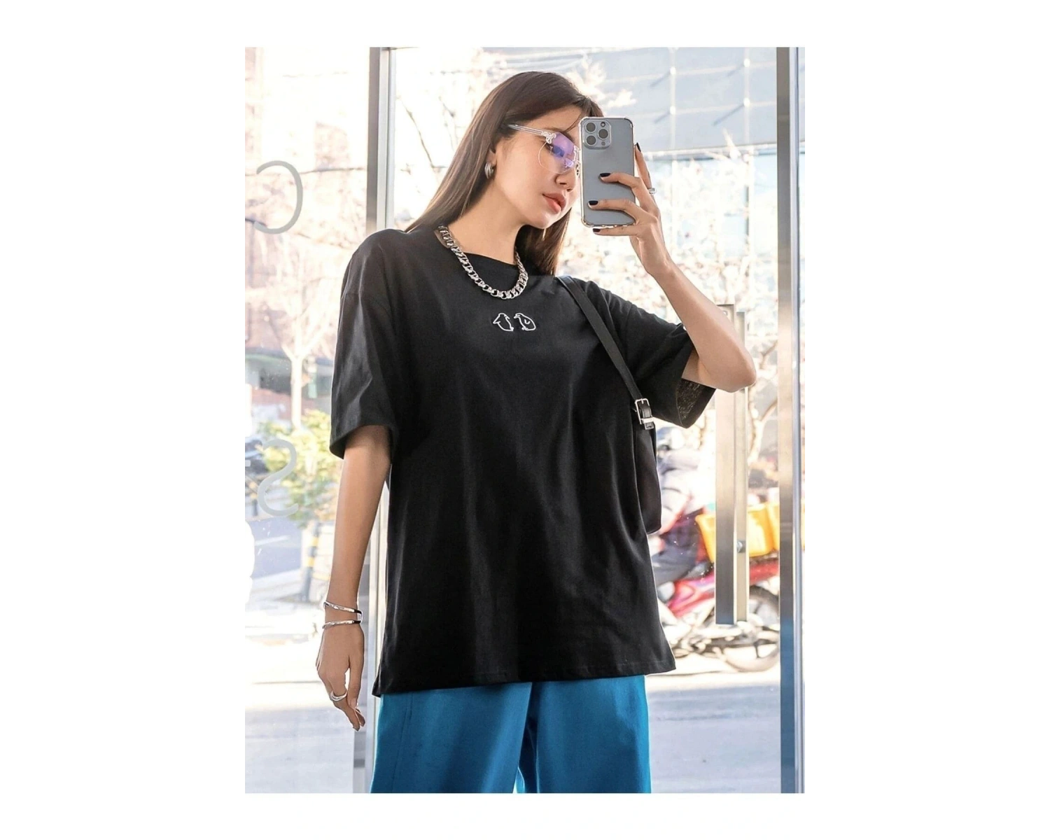 Kadın Siyah Penguen Baskılı Oversize T-shirt