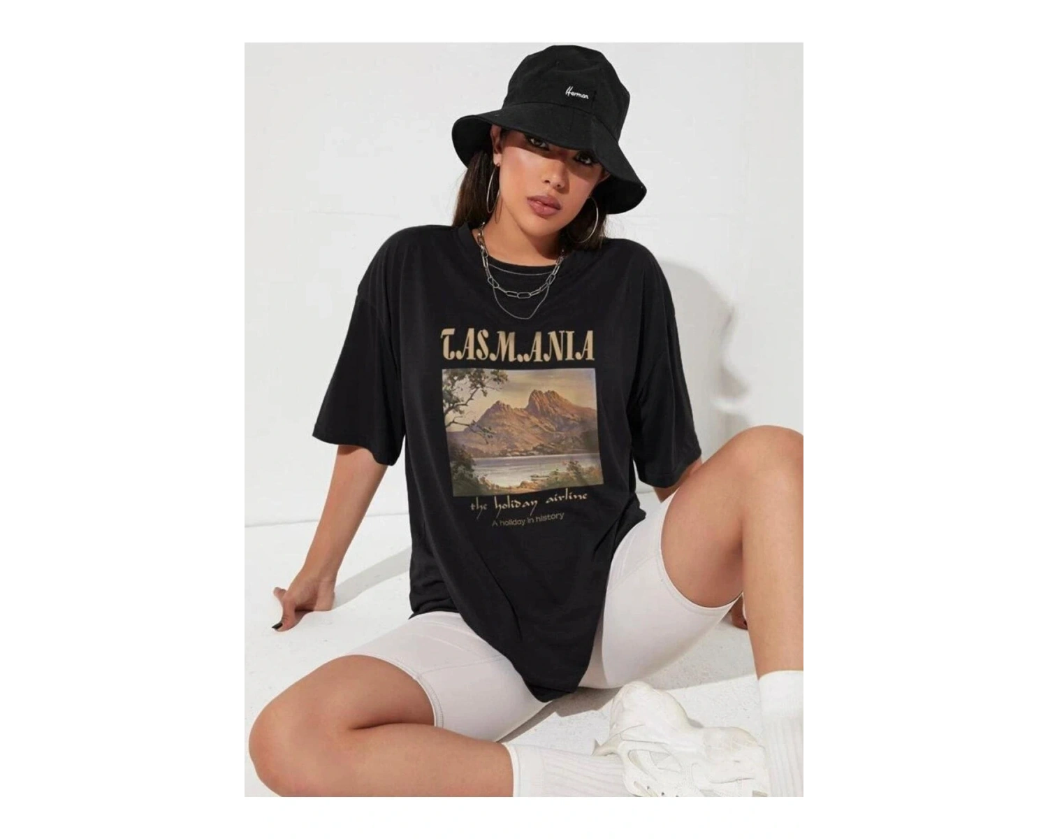 Kadın Siyah Tasmania Baskılı Oversize T-shirt