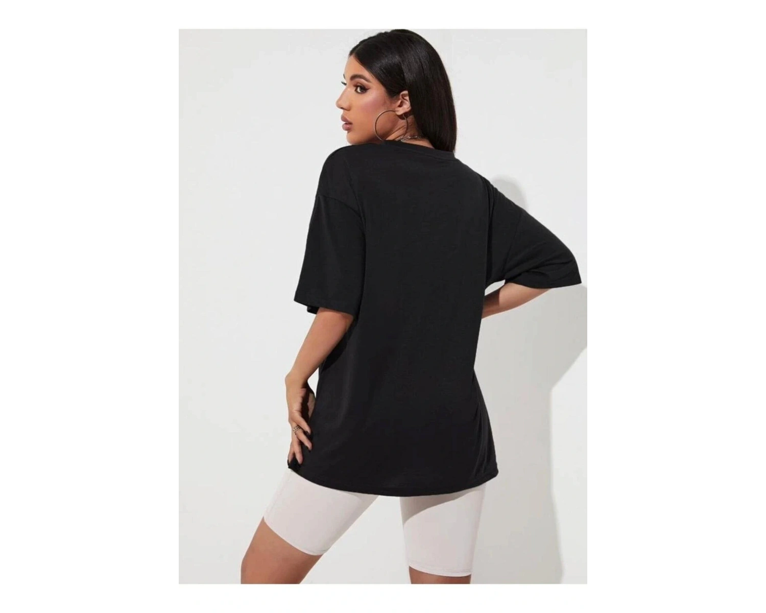 Kadın Siyah Tasmania Baskılı Oversize T-shirt