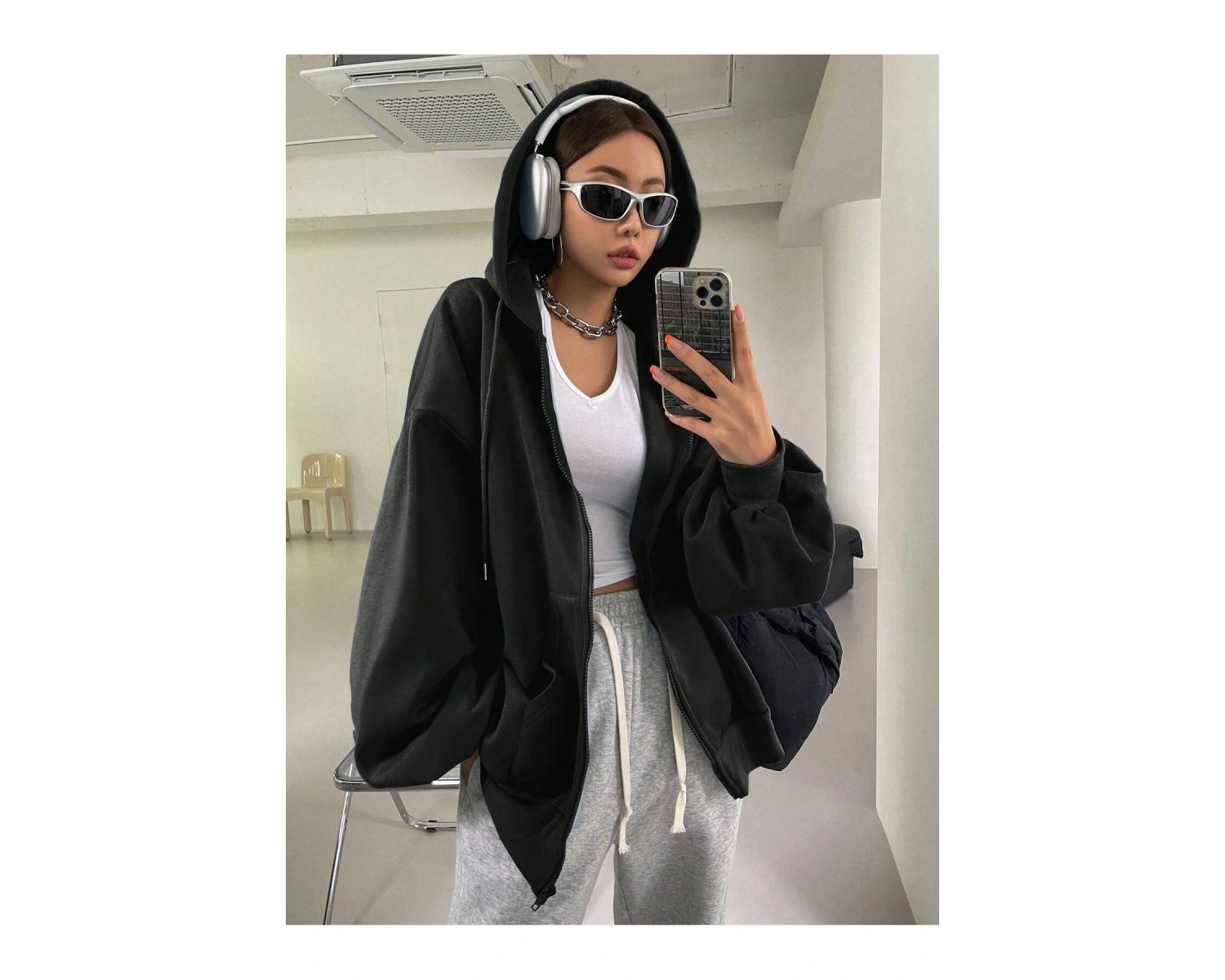 Kapüşonlu Sweatshirt Kolye Ve Bere 3lü Kombin Siyah