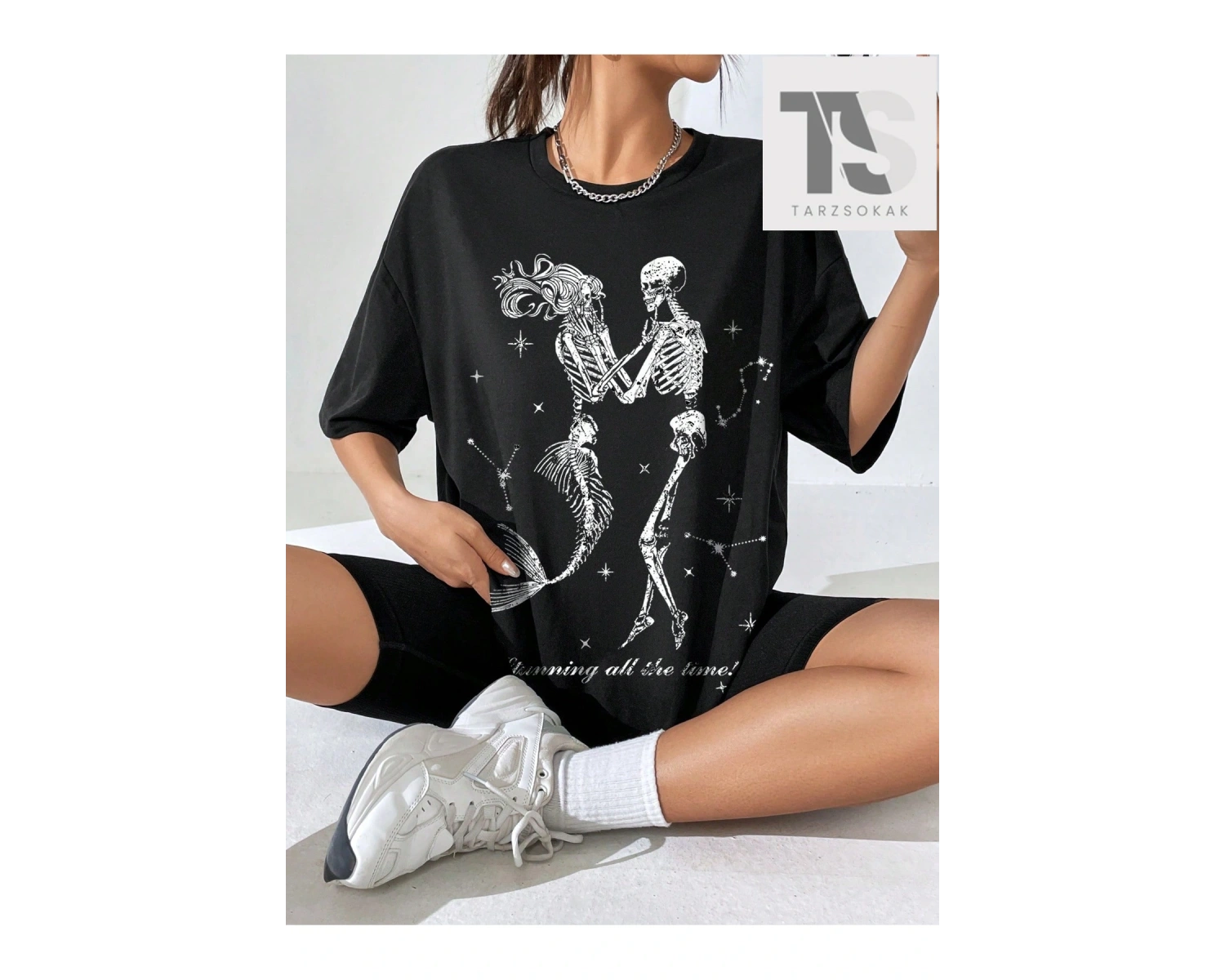 Karakter Tasarımlı Alfabe Baskılı Kadın Tişört