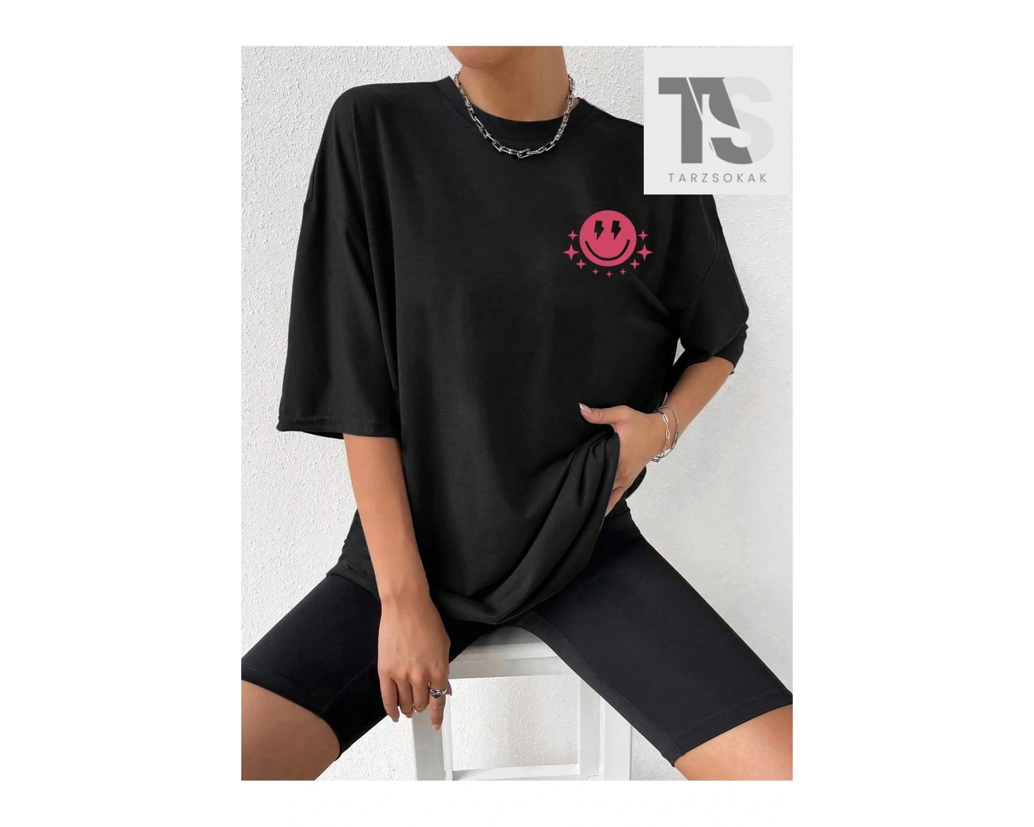 Karikatür Grafik Damla Omuz Tişörtü