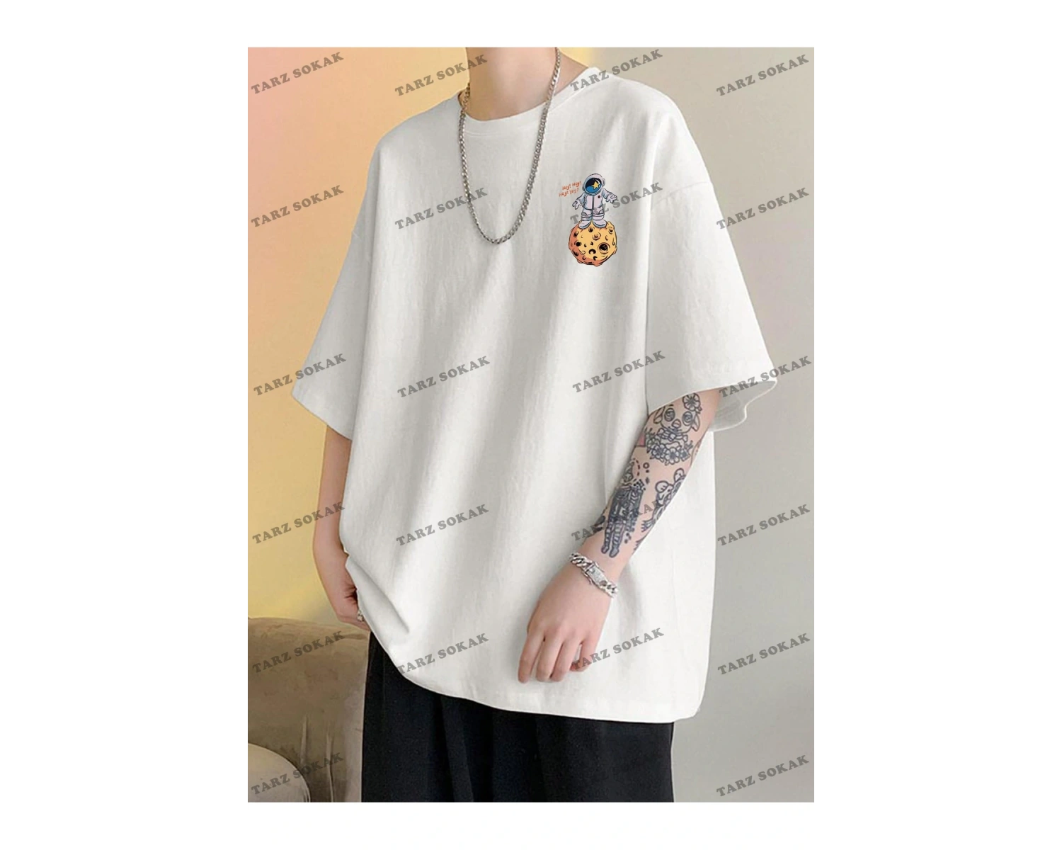 KOD Trend Hypemode Loose Fit Erkek Karikatür ve Slogan Grafikli Düşük Omuz Tişört