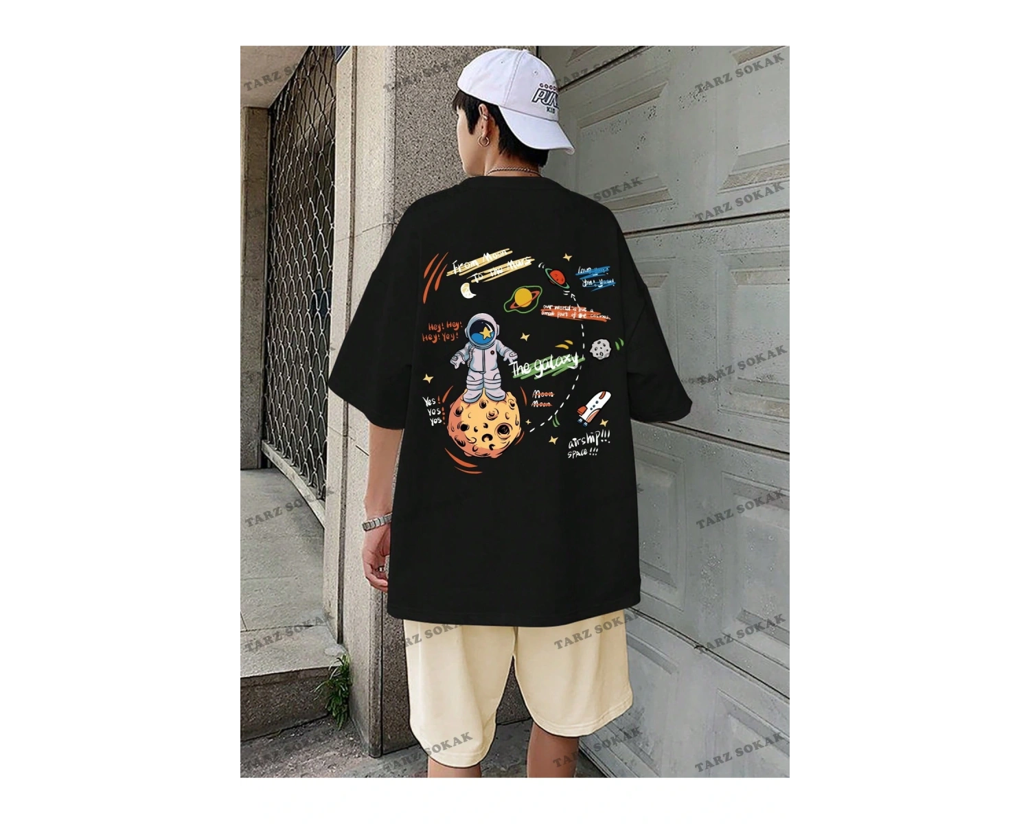 KOD Trend Hypemode Loose Fit Erkek Karikatür ve Slogan Grafikli Düşük Omuz Tişört