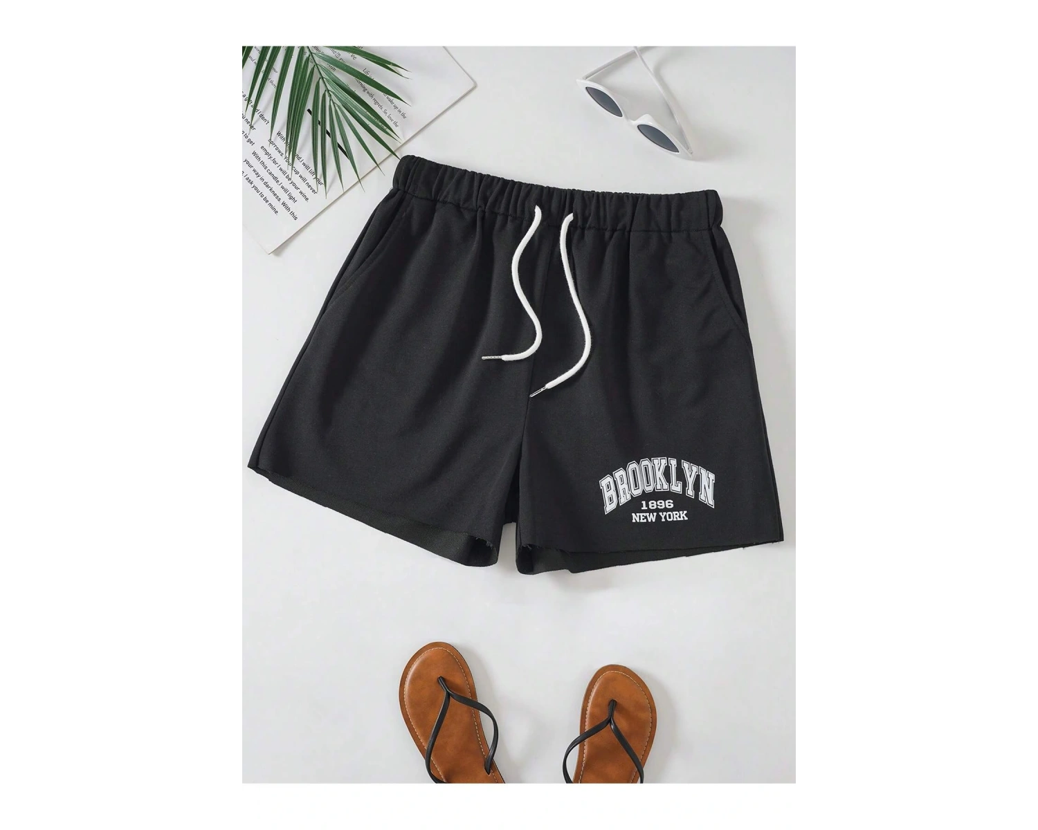 Letter Graphic Drawstring Waist Şort