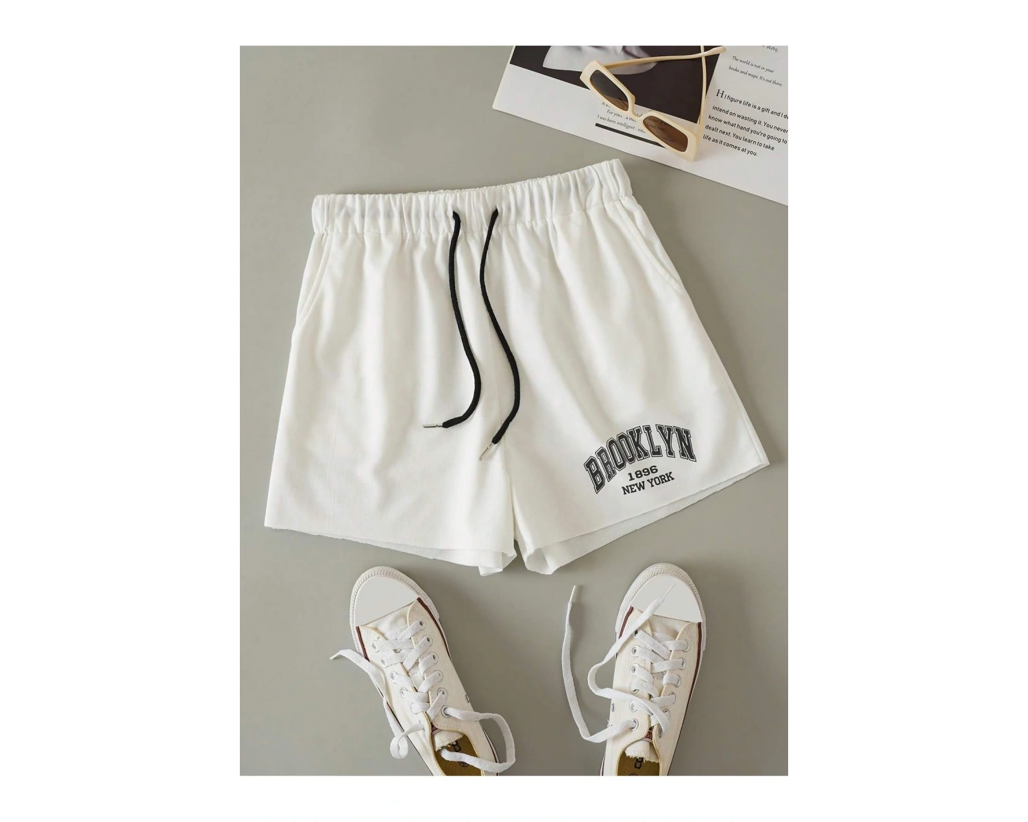 Letter Graphic Drawstring Waist Şort