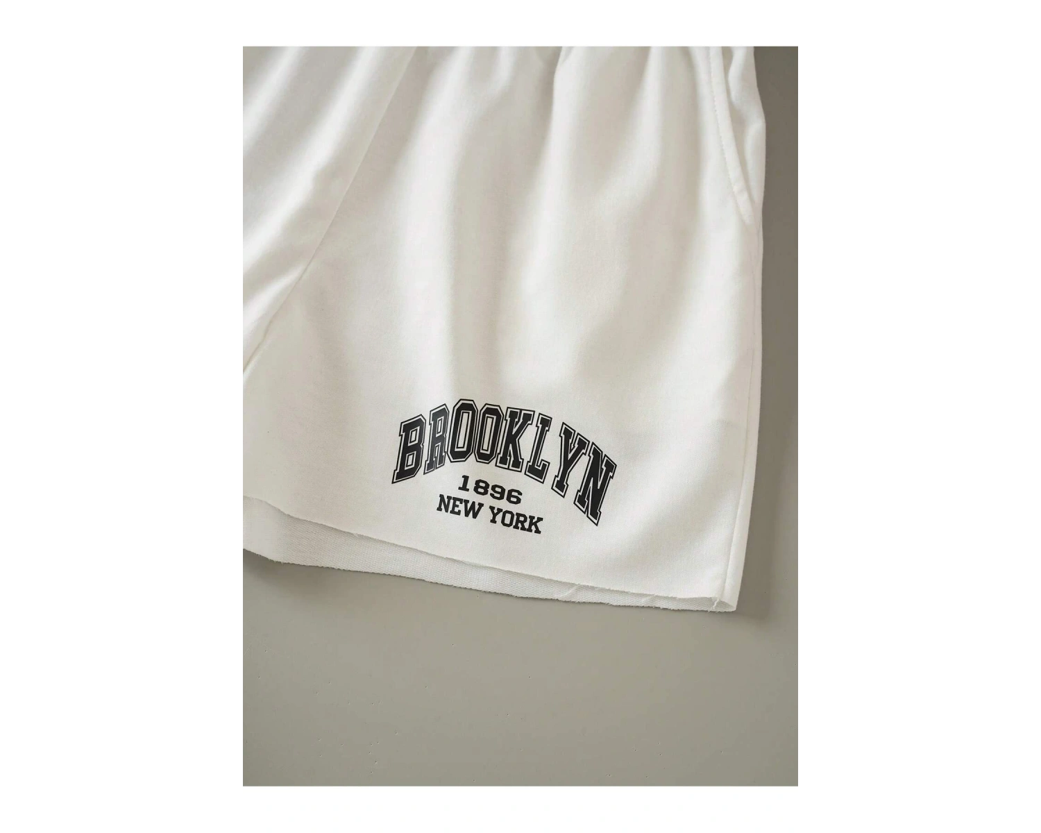 Letter Graphic Drawstring Waist Şort