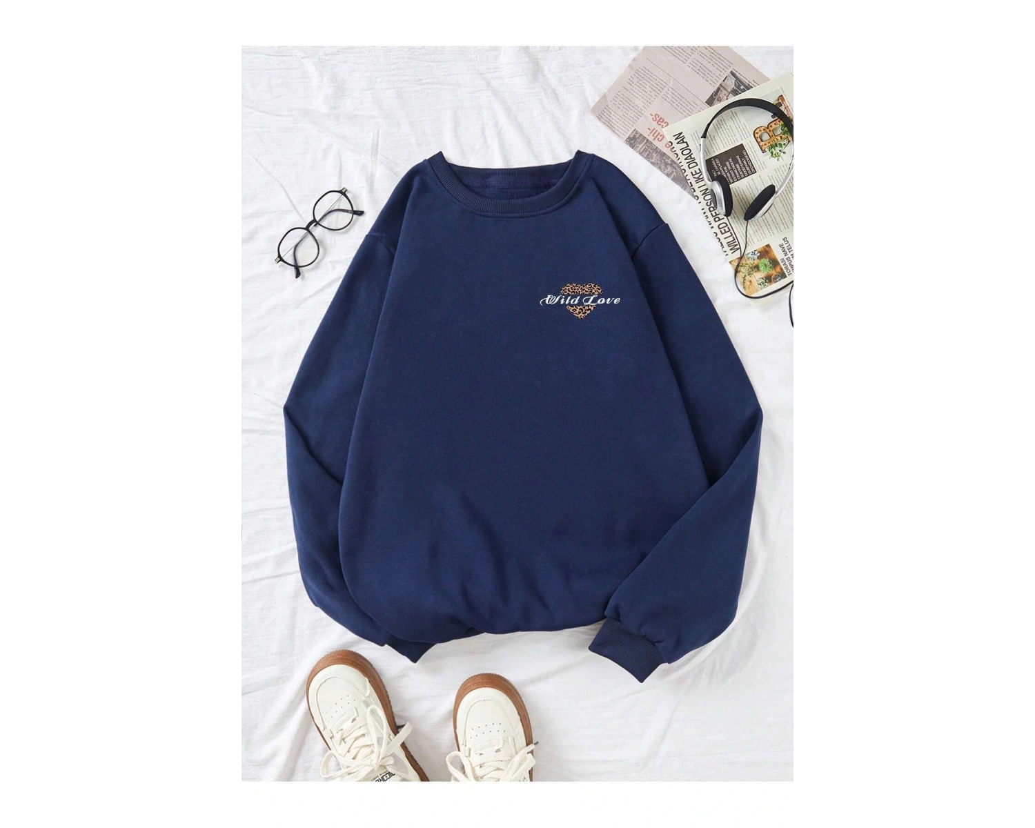 Letter Graphic Lined Sweatshirt Lacivert