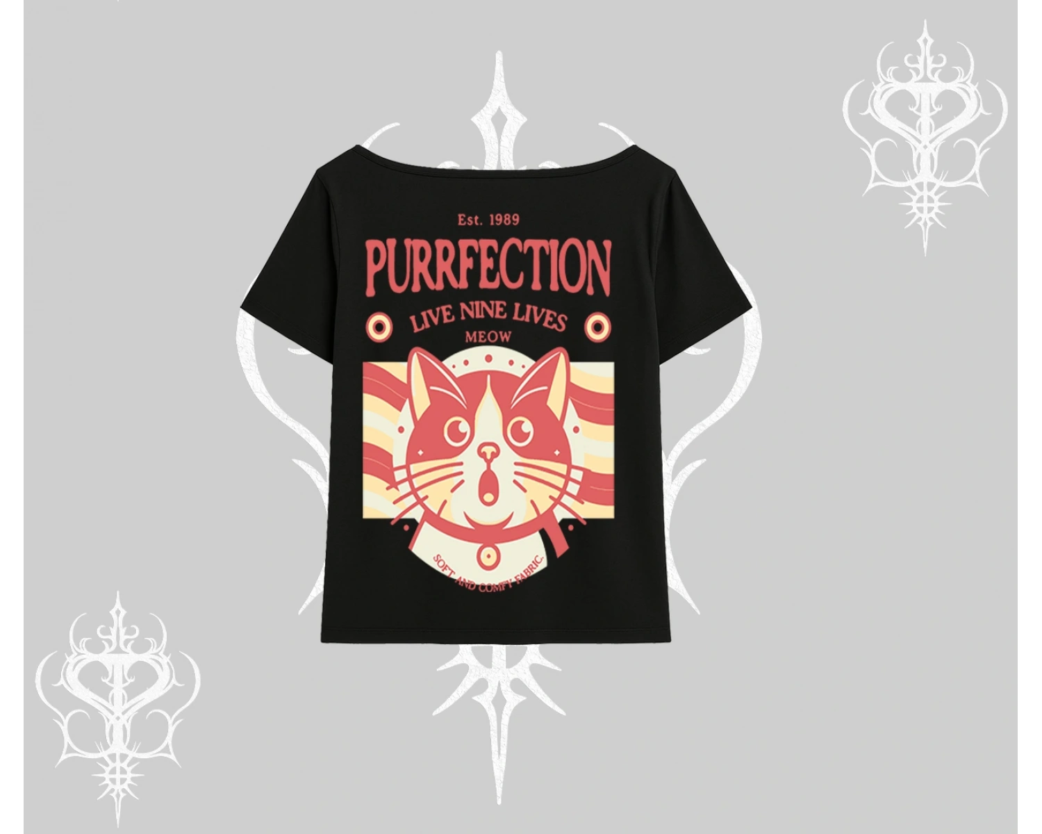 Live Nine Lives Kedi Tasarımlı Kayık Yaka Tshirt