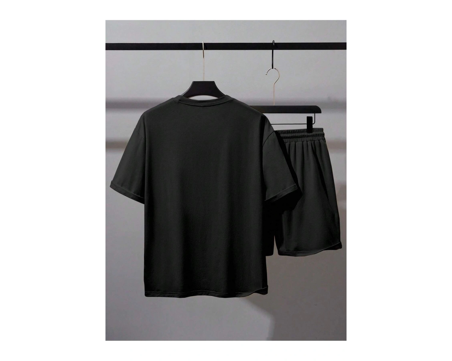 Manfinity Hypemode Erkek Bol Kesim Günlük Harf Baskılı Tişört Ve Şort Takımı