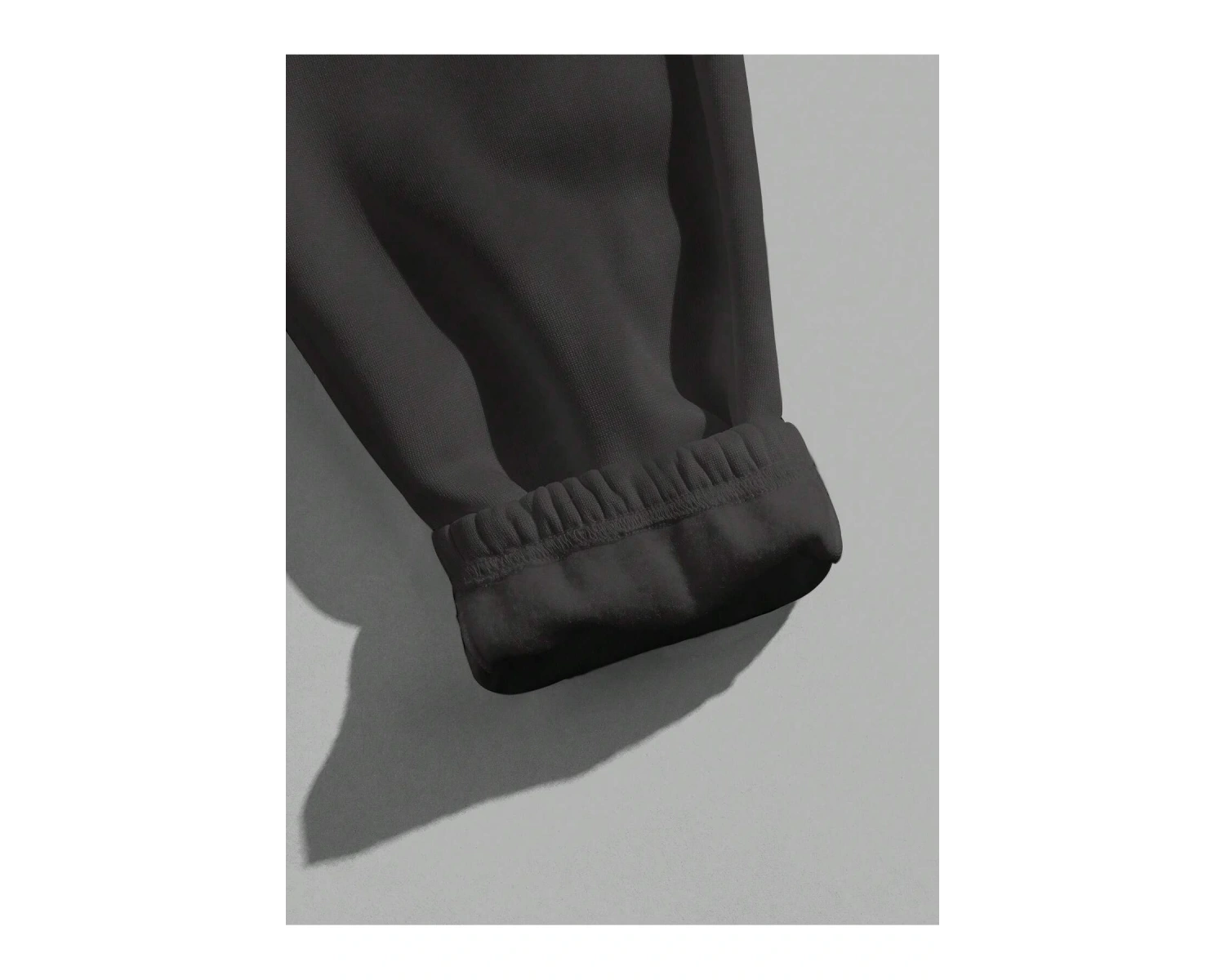 Manfinity Hypemode Erkek Harf Grafik İpli Bel Termal Astarlı Eşofman Altı