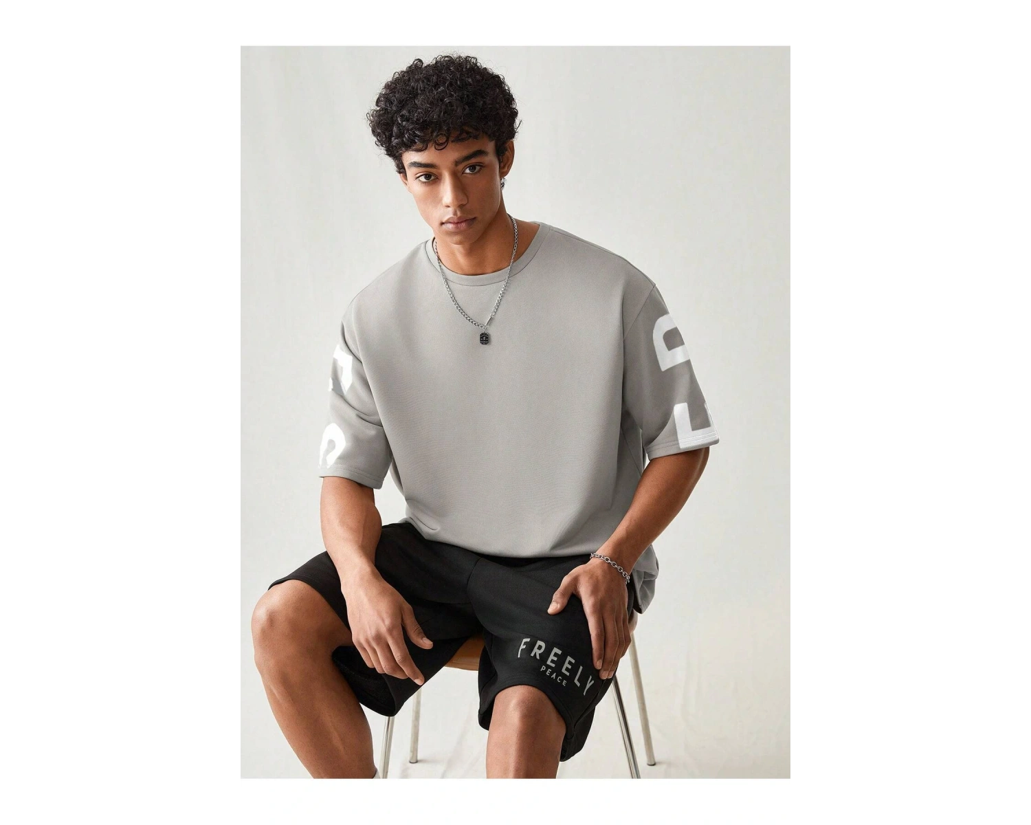 Manfinity UrbanChill Örme Rahat Baskılı Kısa Kollu ve Şort Takımı