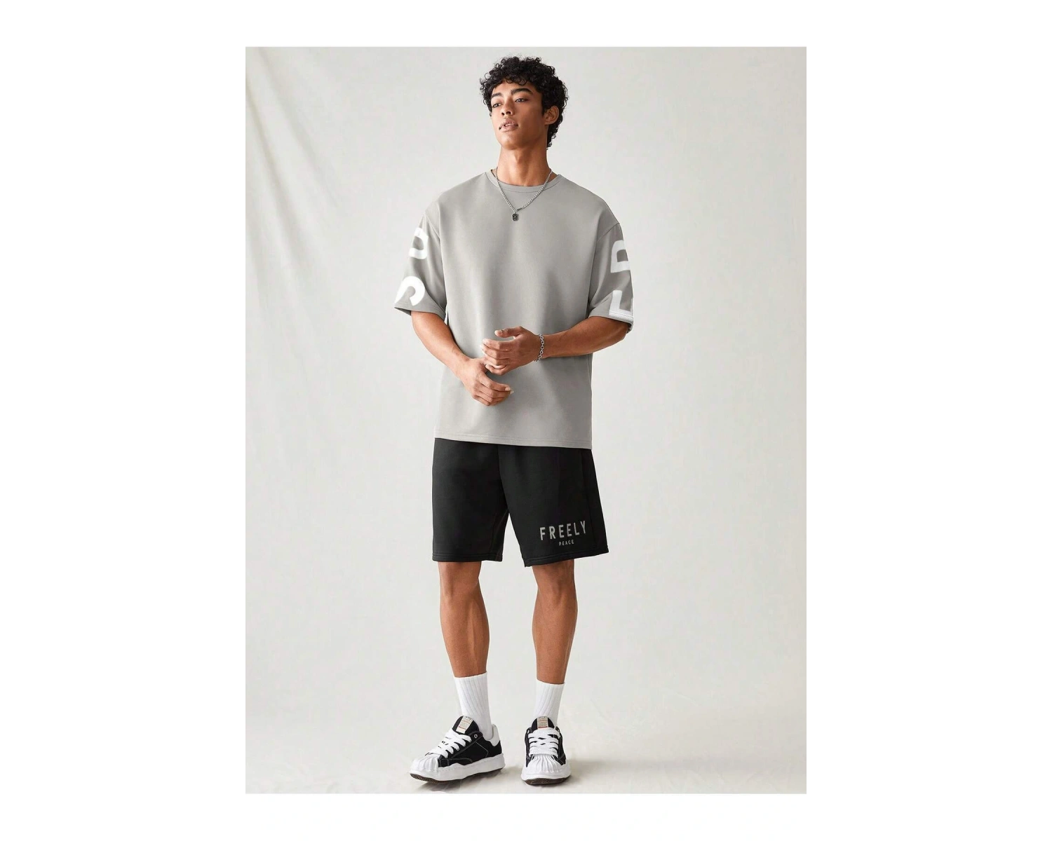 Manfinity UrbanChill Örme Rahat Baskılı Kısa Kollu ve Şort Takımı