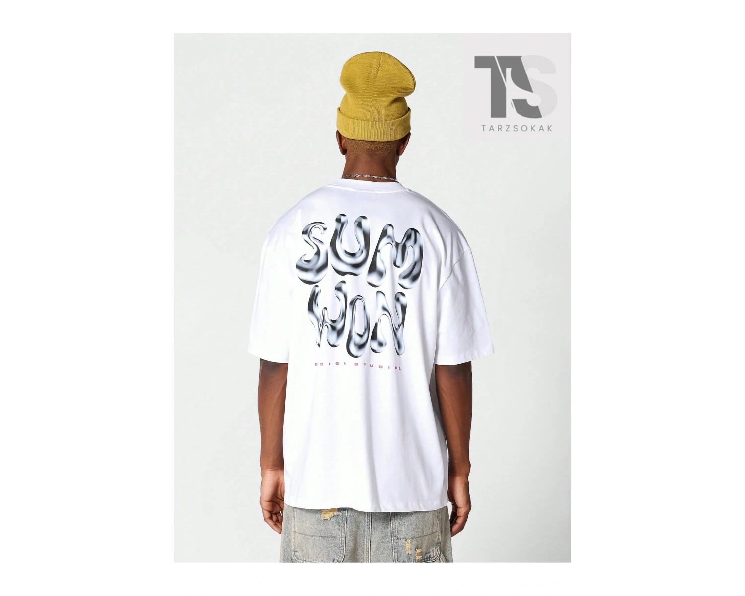 Men Astronot ve Sloganlı Grafik Tişört