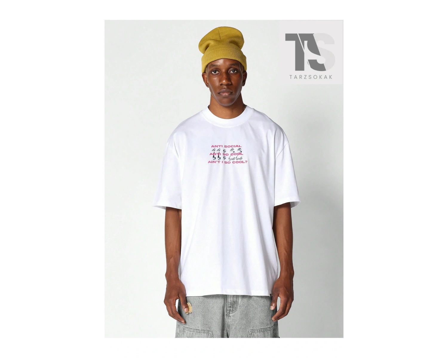 Men Astronot ve Sloganlı Grafik Tişört