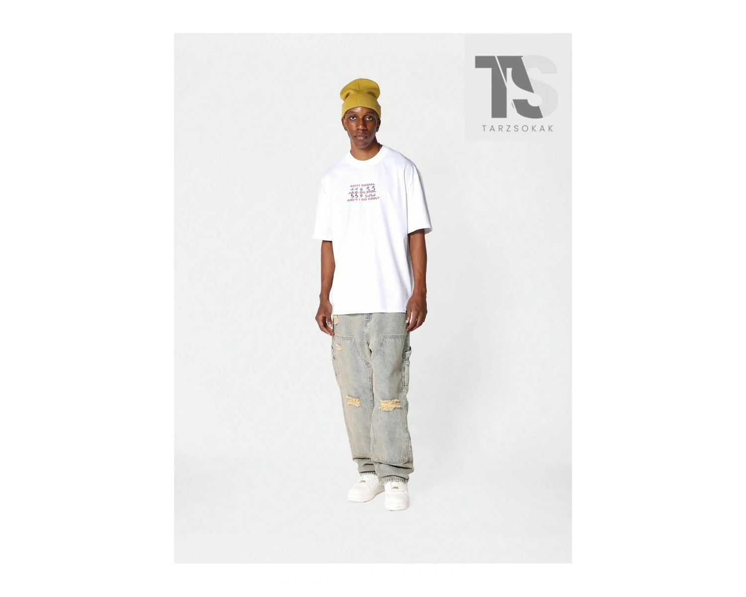 Men Astronot ve Sloganlı Grafik Tişört