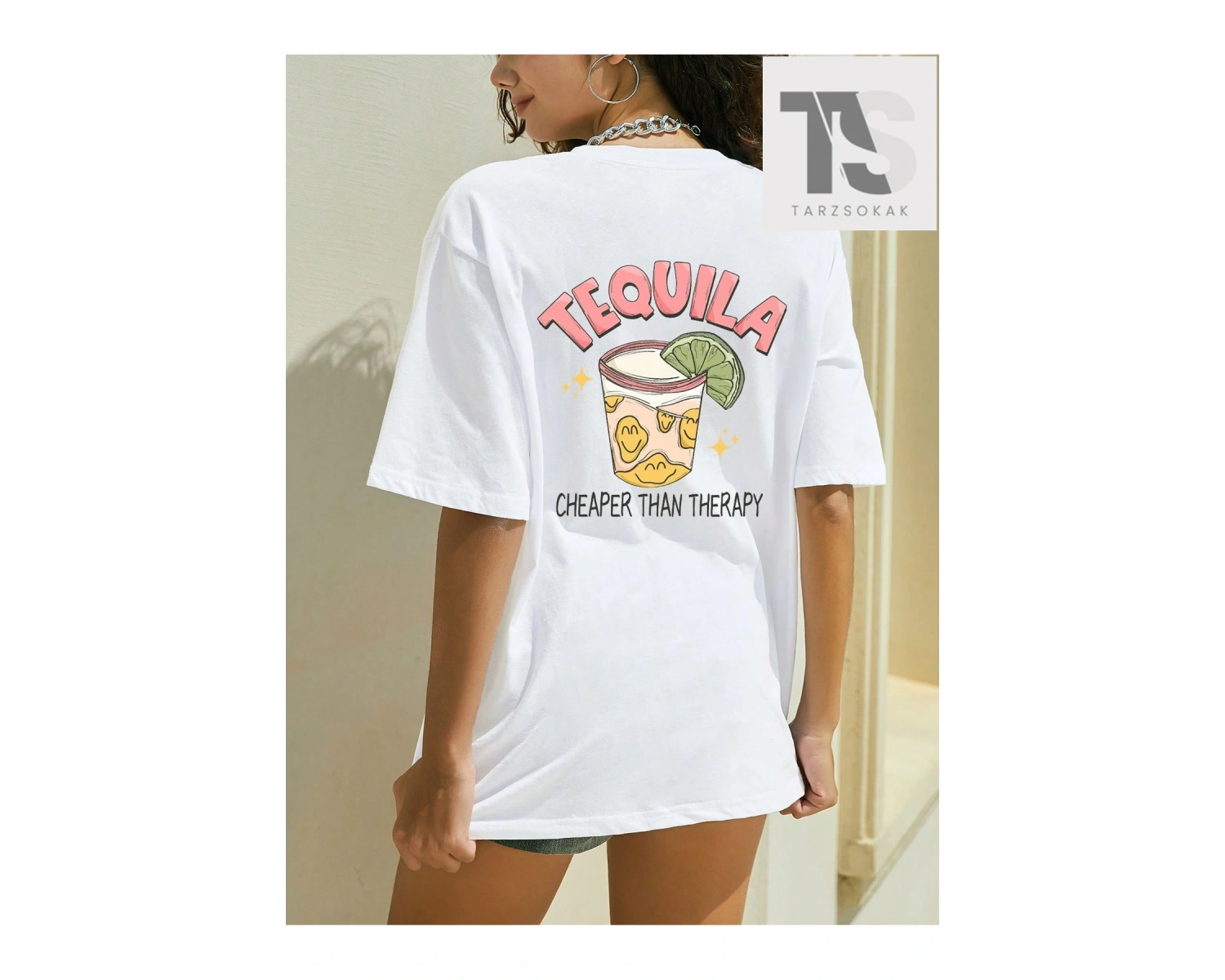 Meyve Suyu Ve Harf Grafikli Düşük Omuz Oversize Tişört