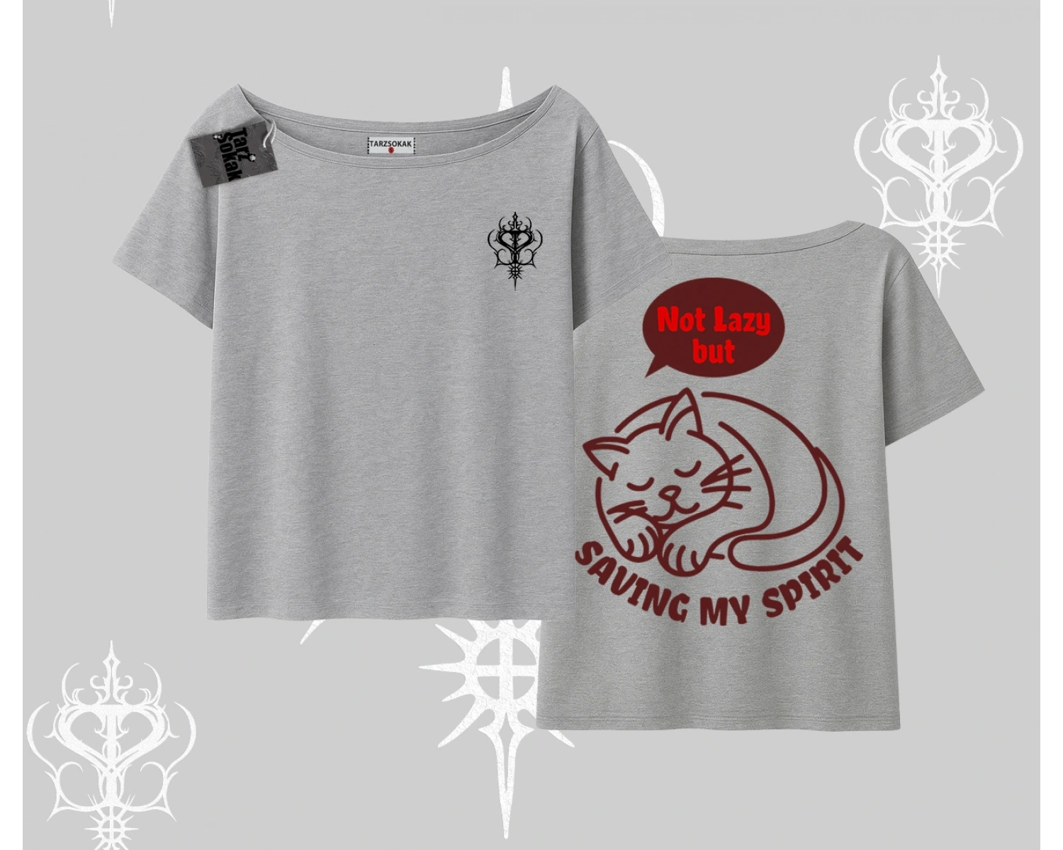 Not Lazy Saving My Spirit Kedi Baskılı Kayık Yaka Tshirt