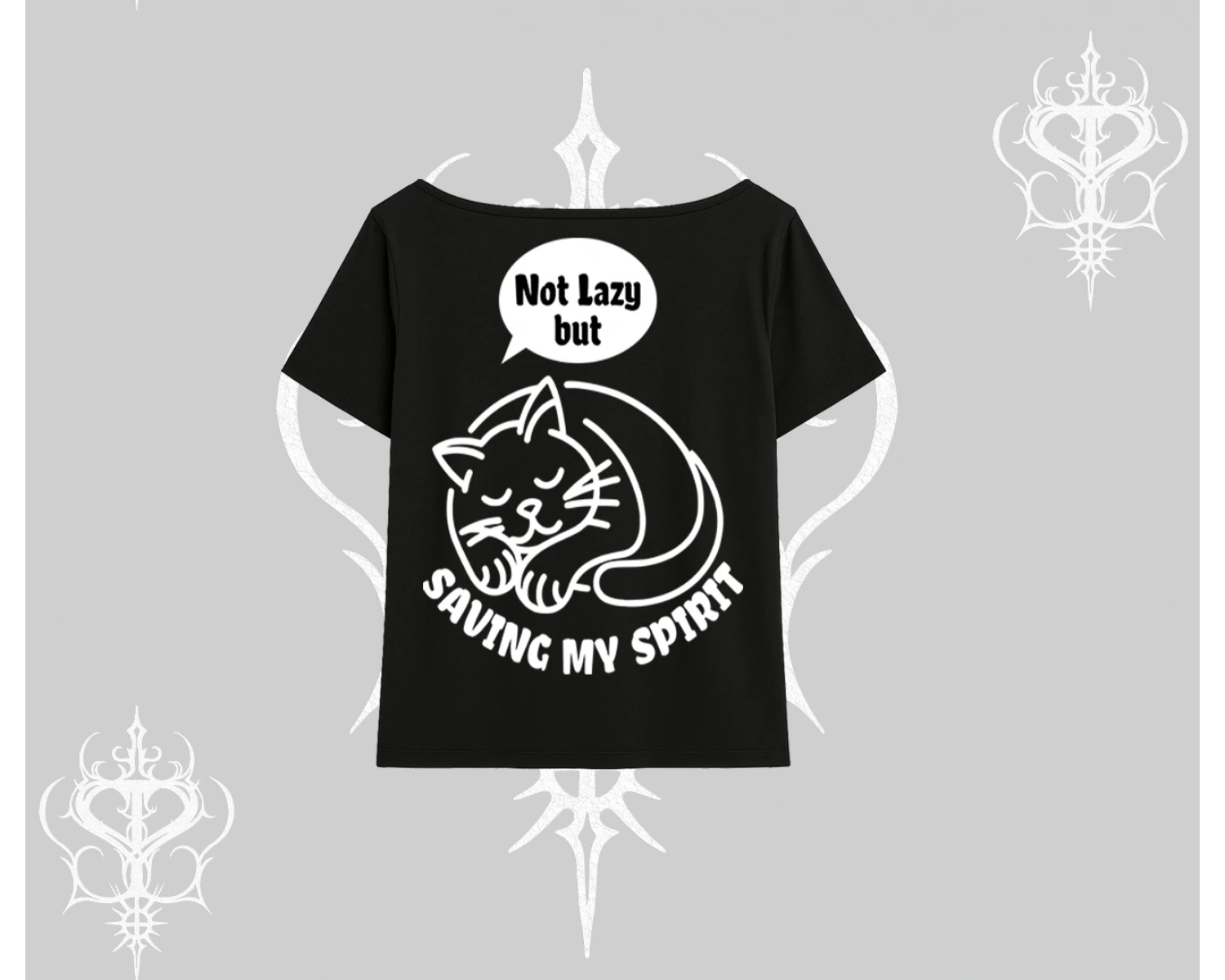 Not Lazy Saving My Spirit Kedi Baskılı Kayık Yaka Tshirt