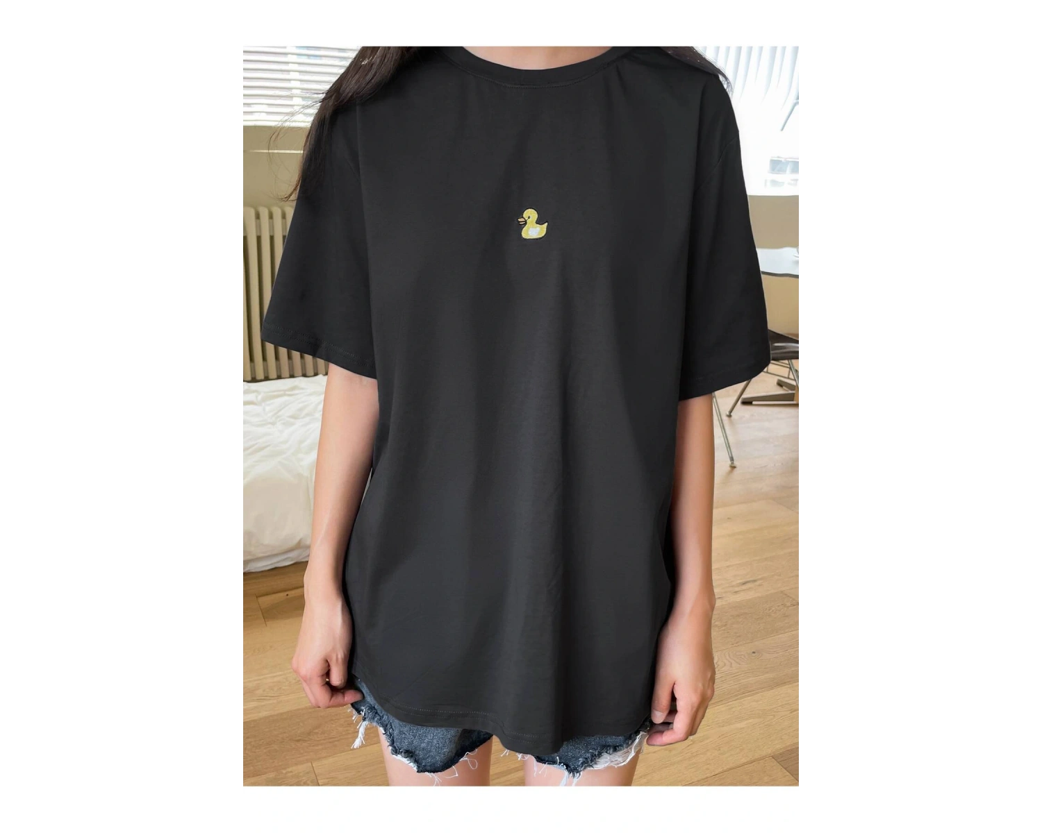 Ördek Nakışlı Damla Omuz Tişört