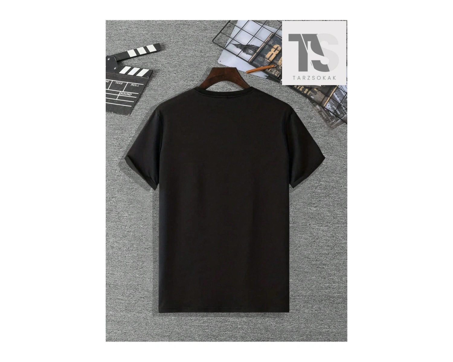 Örümcek Ve Harf Baskılı Erkek Tişört