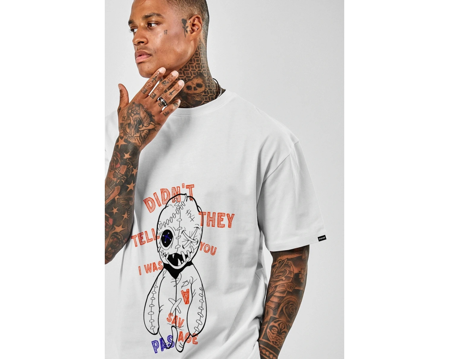 Oversize Savage Baskılı Beyaz Tshirt NRAGE198