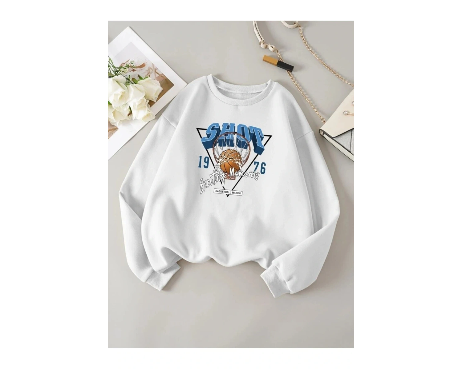 Özel Tasarım Bisiklet Yaka Disney Kahramanları Baskılı Süper Oversize Kadın Sweatsh Beyaz