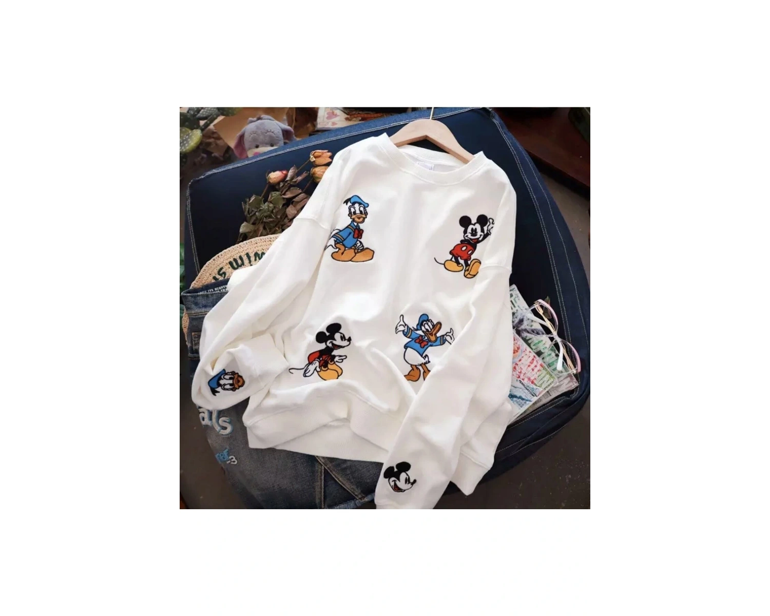 Özel Tasarım Bisiklet Yaka Disney Kahramanları Baskılı Süper Oversize Kadın Sweatsh Beyaz