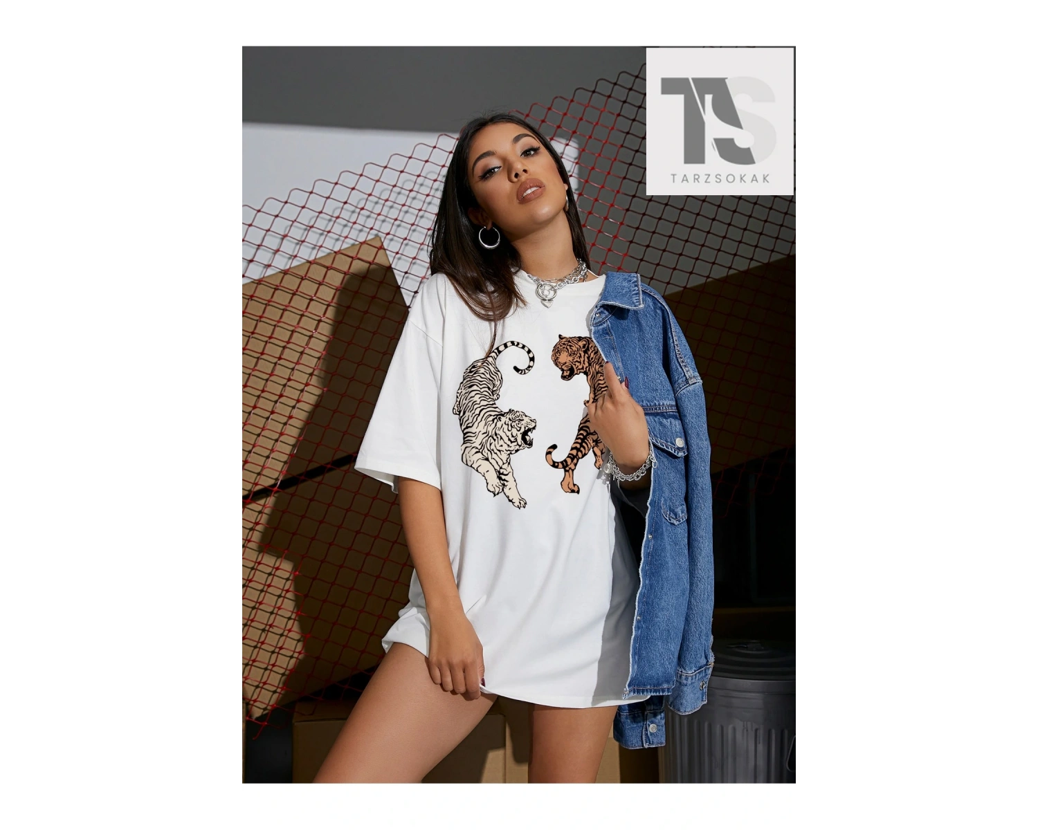 PETITE Karakter Tasarımlı Baskılı Kadın Tişört