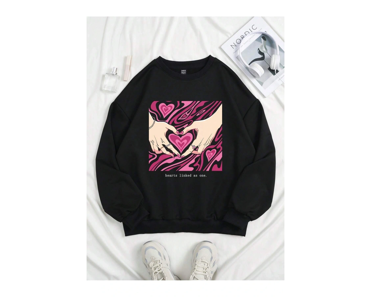 Qutie Kalpli ve Sloganlı Grafik Düşük Omuzlu Siyah