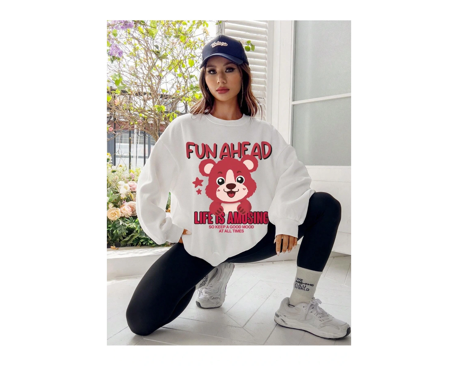 Qutie Slogan & Cartoon Graphic Drop Shoulder Sweatshirt Beyaz