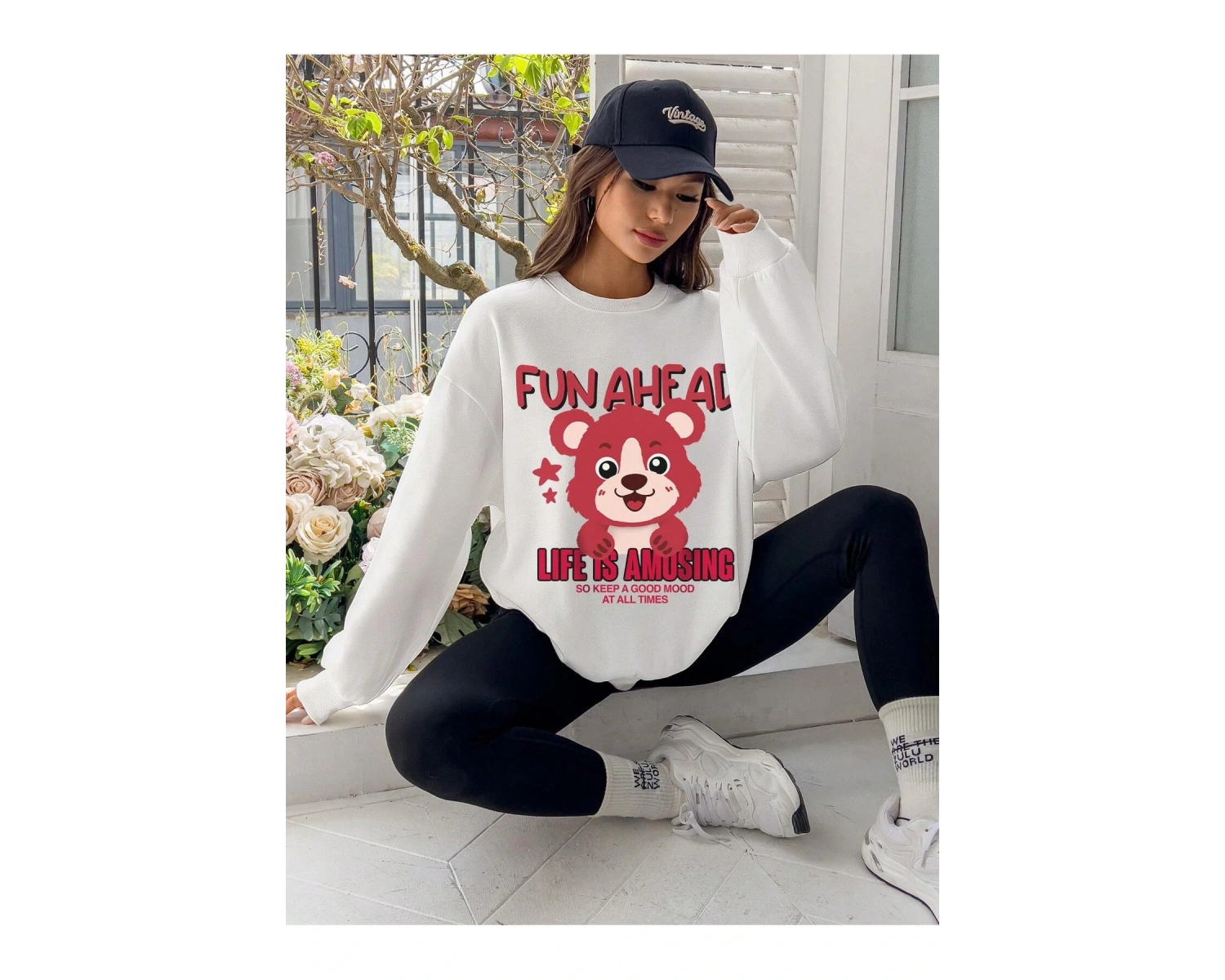 Qutie Slogan & Cartoon Graphic Drop Shoulder Sweatshirt Beyaz