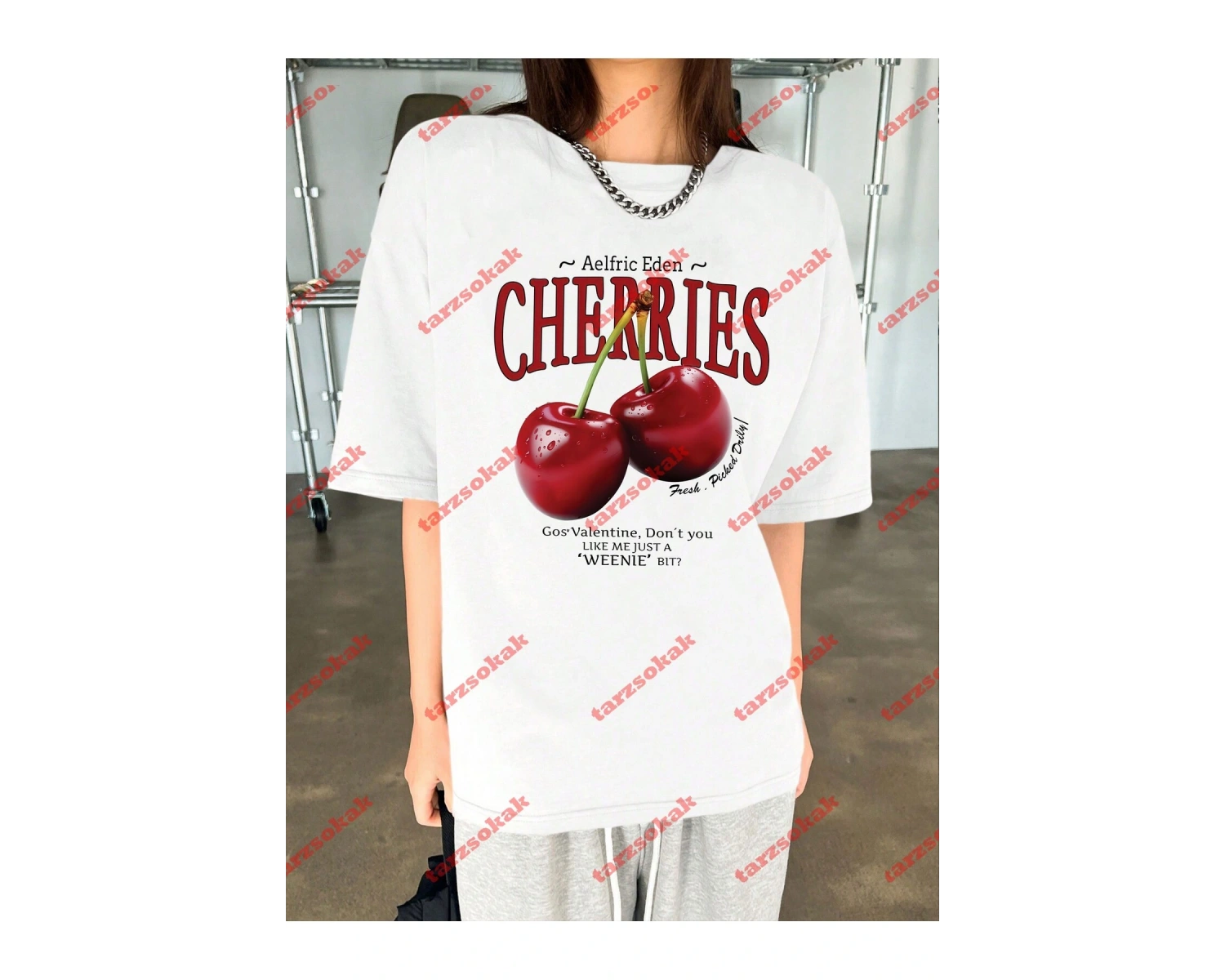 Red Cherries Baskılı Oversize Unisex Tshirt Beyaz