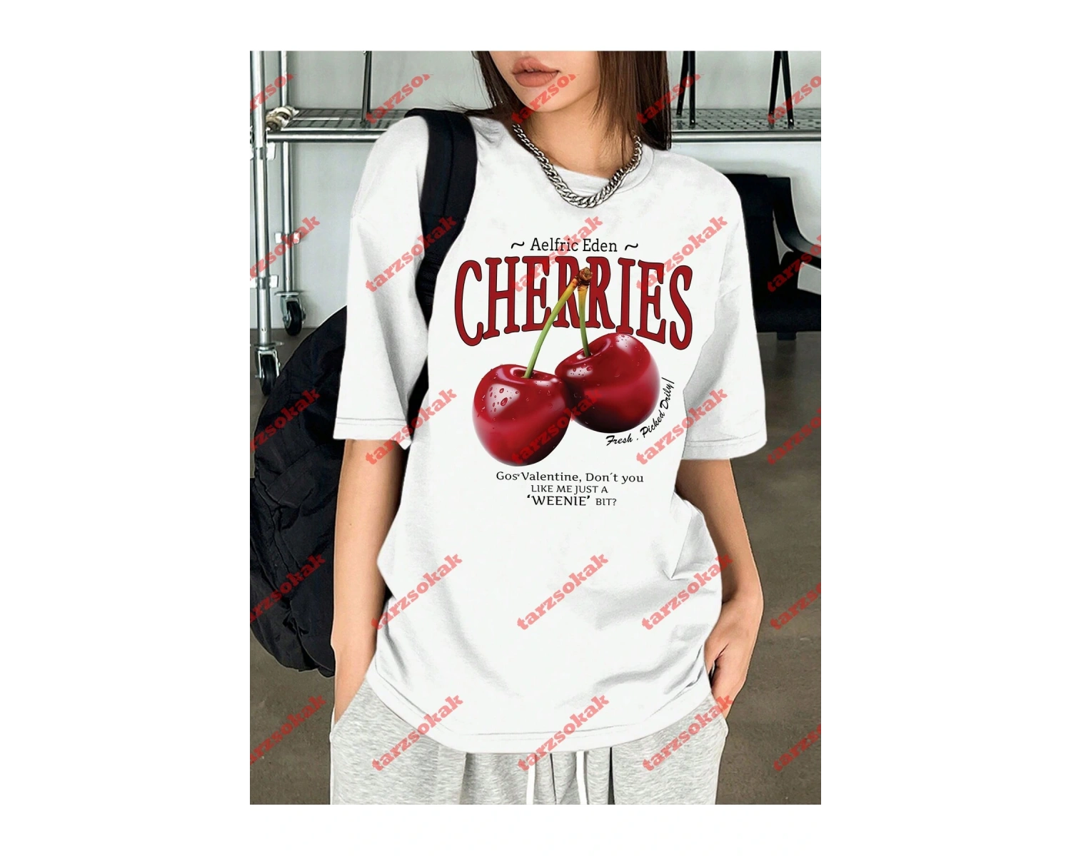 Red Cherries Baskılı Oversize Unisex Tshirt Beyaz