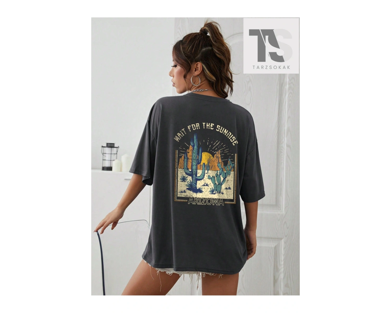 ROMWE Anime Karikatür Grafik Damla Omuz Tişört