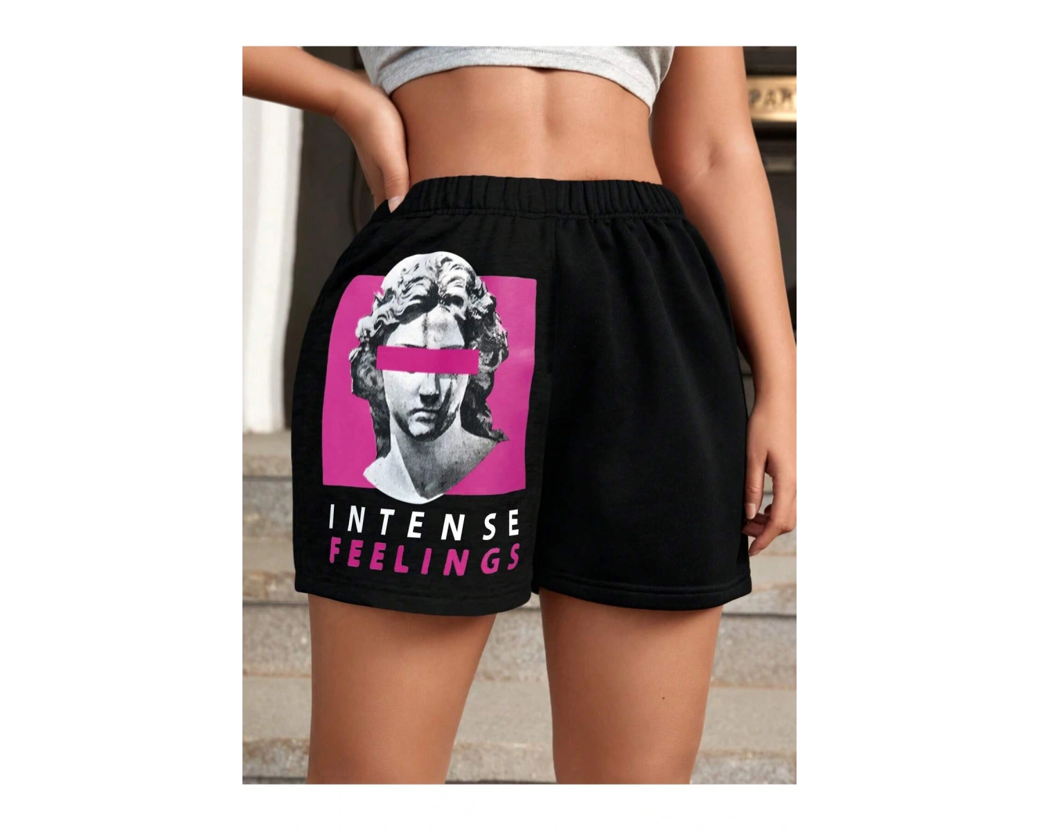 Sculpture & Letter Graphic Şort