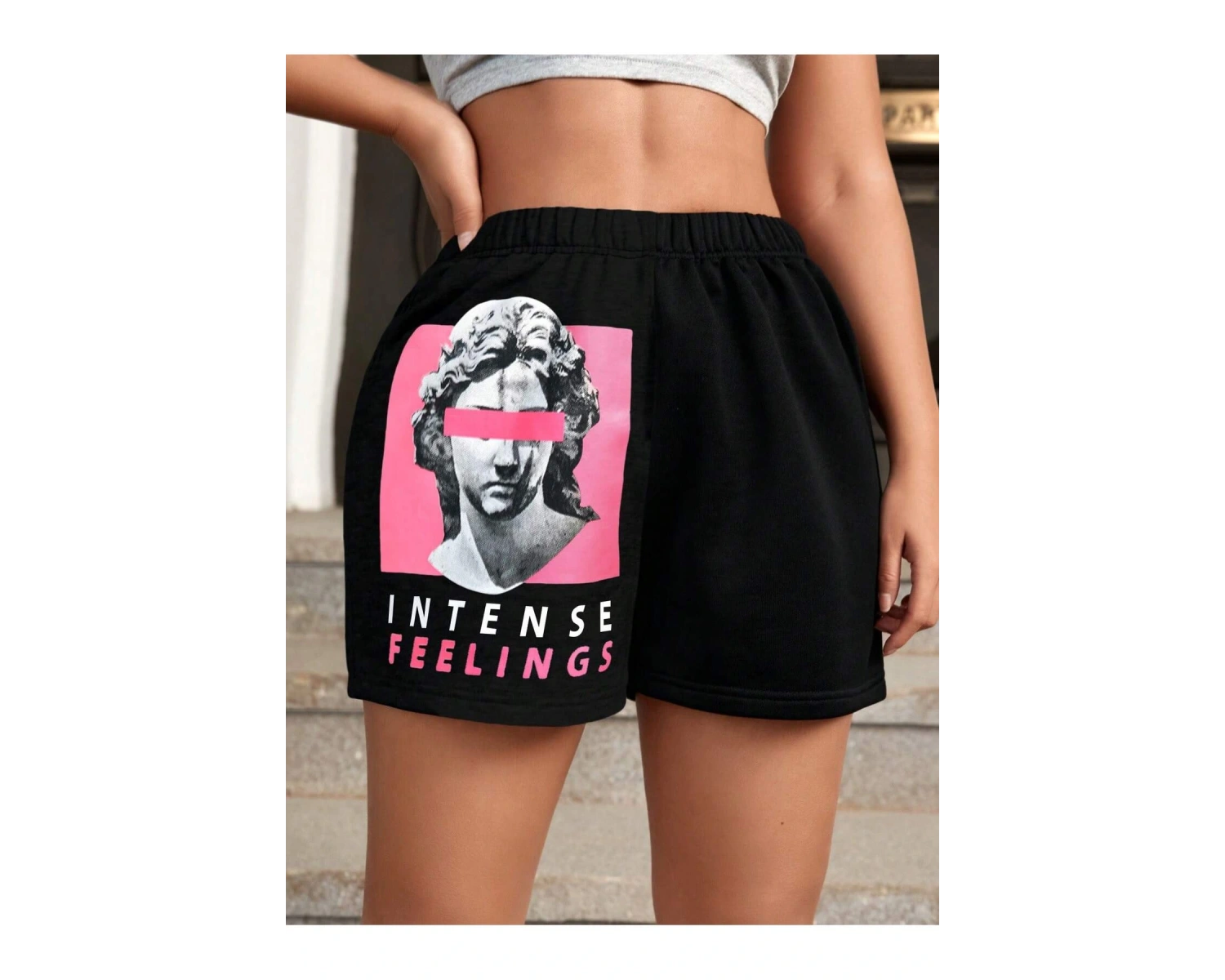 Sculpture & Letter Graphic Şort