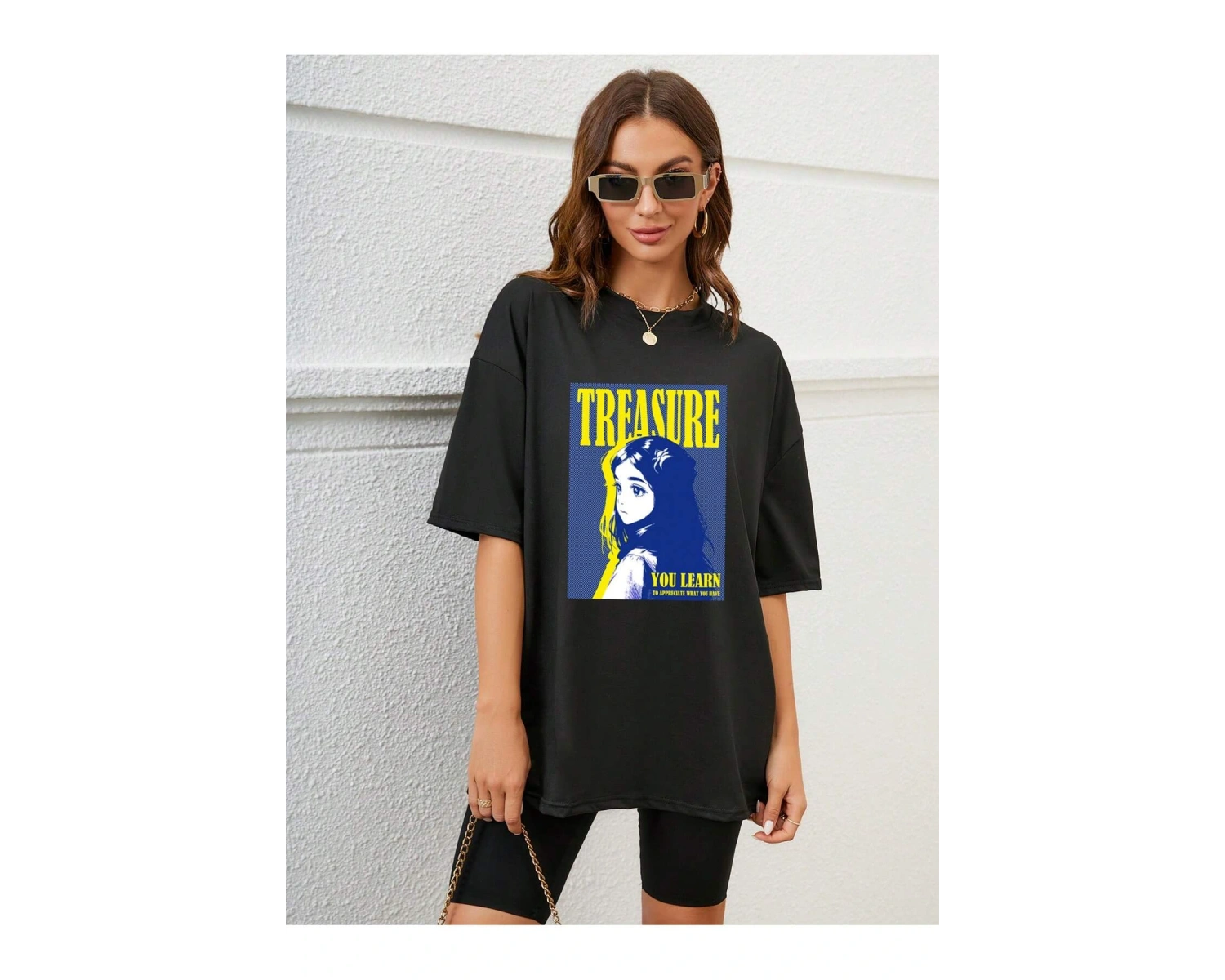 Şekil ve Harf Grafikli Düşük Omuzlu Tişört