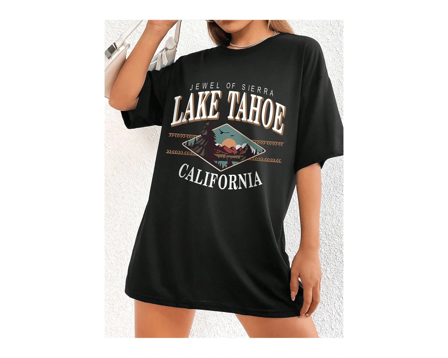 Şekil ve Harf Grafikli Düşük Omuzlu Tişört