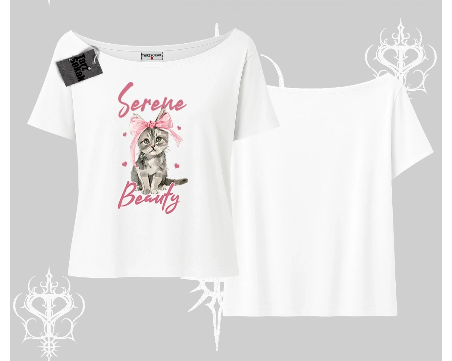 Serene Beauty Kedi Baskılı  Kayık Yaka Tshirt