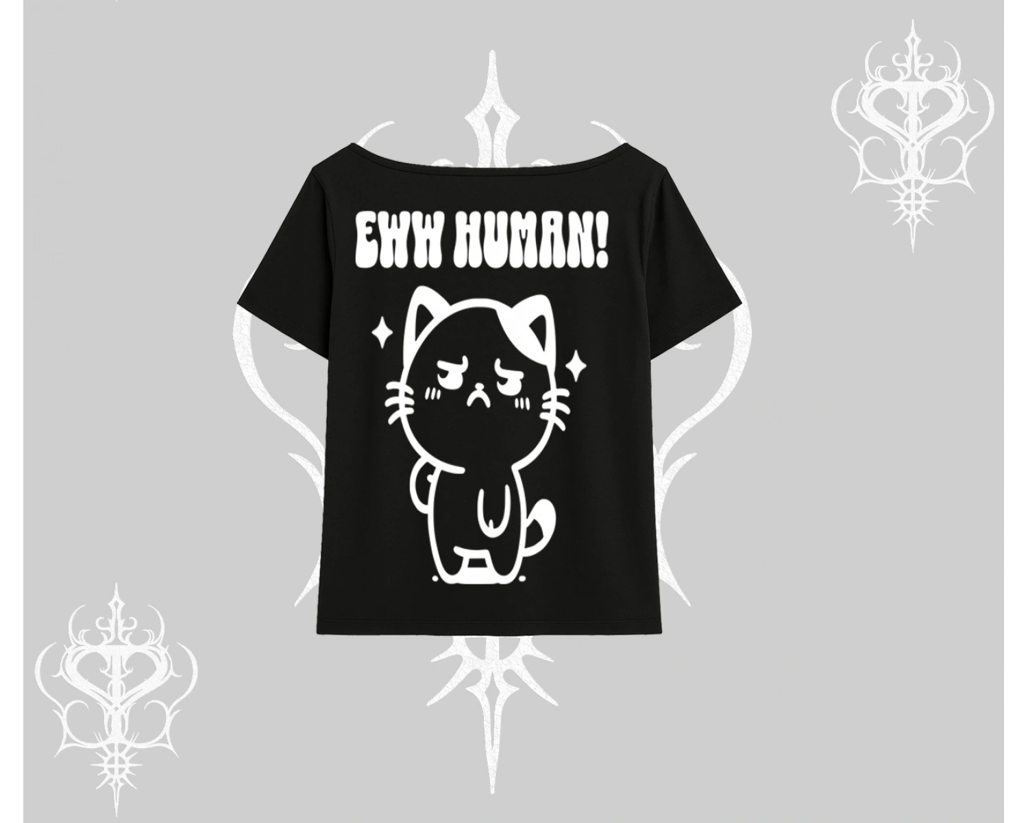 Sevimli Kedi Çizimli Arka Baskılı Kayık Yaka Tshirt