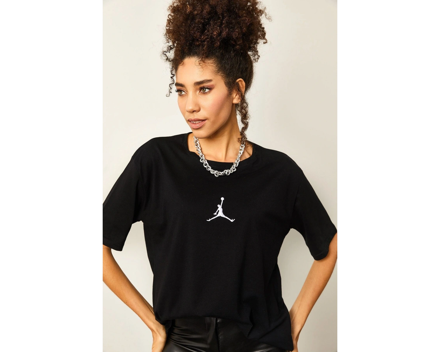 Siyah Kadın Air Baskılı Bisiklet Yaka Tişört