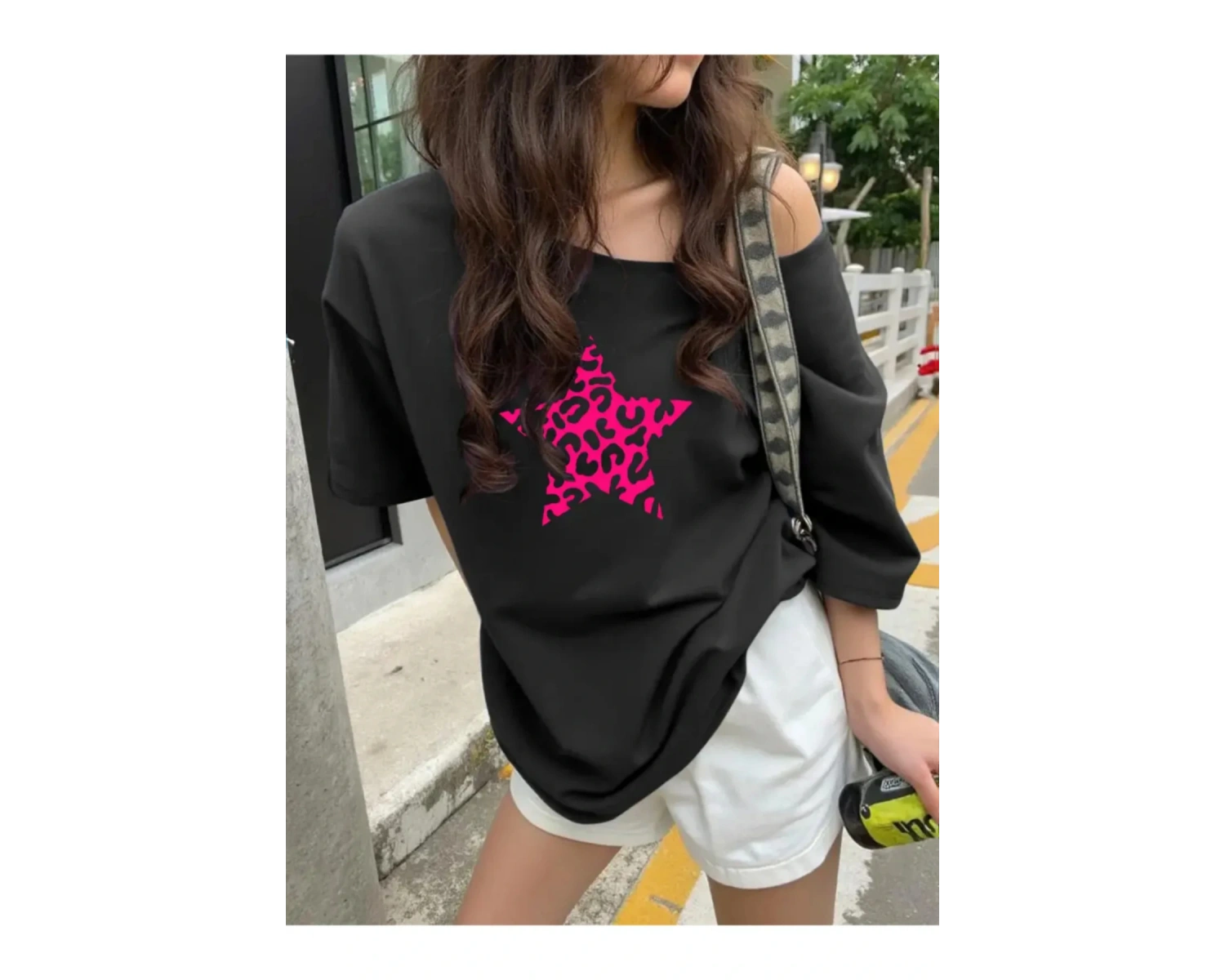 Siyah Kadın Düşük Omuz Kayık Yaka Baskılı