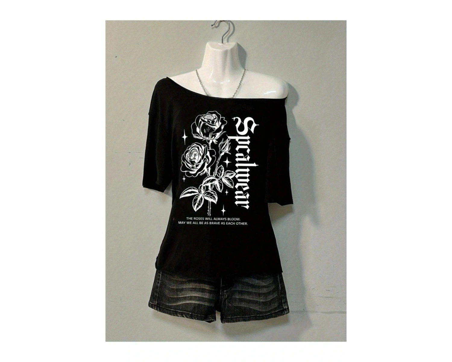 Siyah Kadın Düşük Omuz Kayık Yaka Gül Simgesi Baskılı