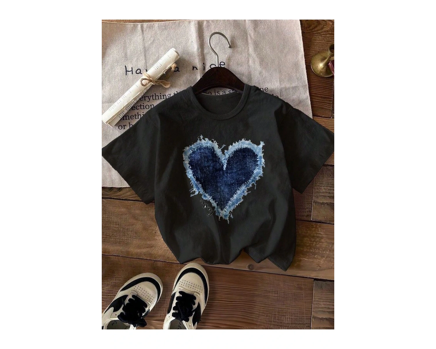 SİYAH T SHIRT YILDIZ DESENLİ