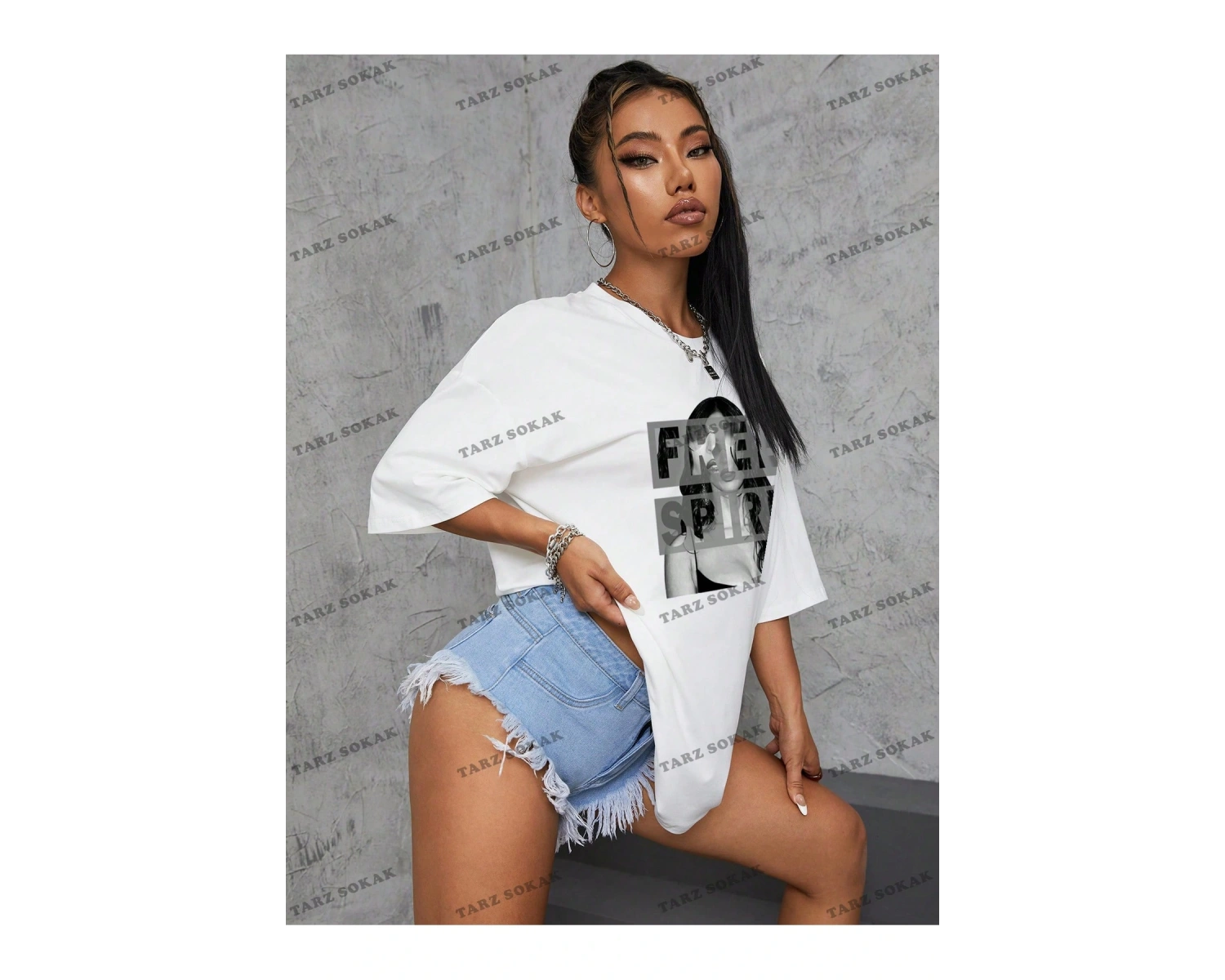 Unisex BAY  Kadın Karakter ve Harf Baskılı Düşük Omuzlu Tişört KOD-1372