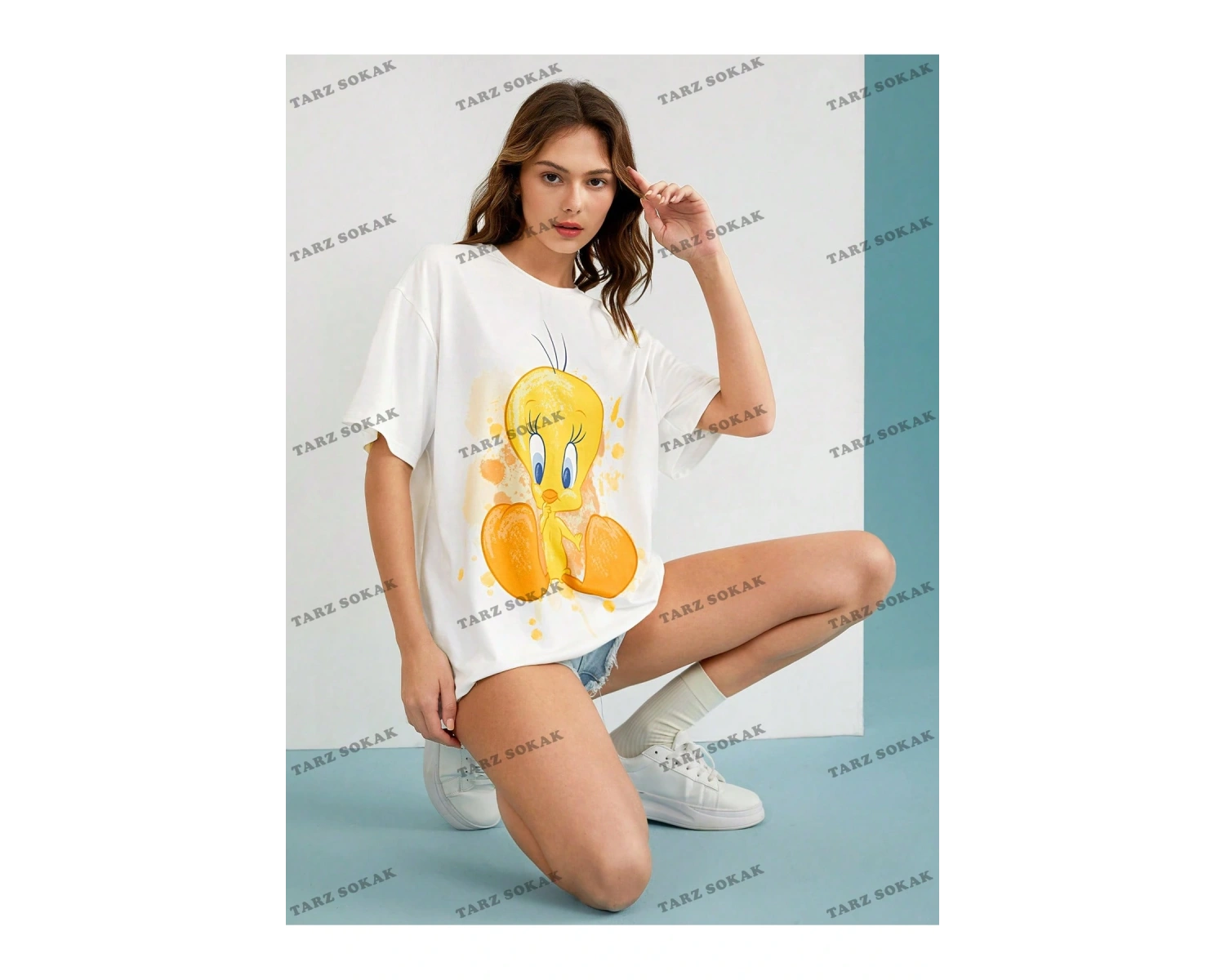 Unisex BAY  LOONEY TUNES X Karikatür Grafik Düşük Omuz Büyük Boy Tişört KOD-1319